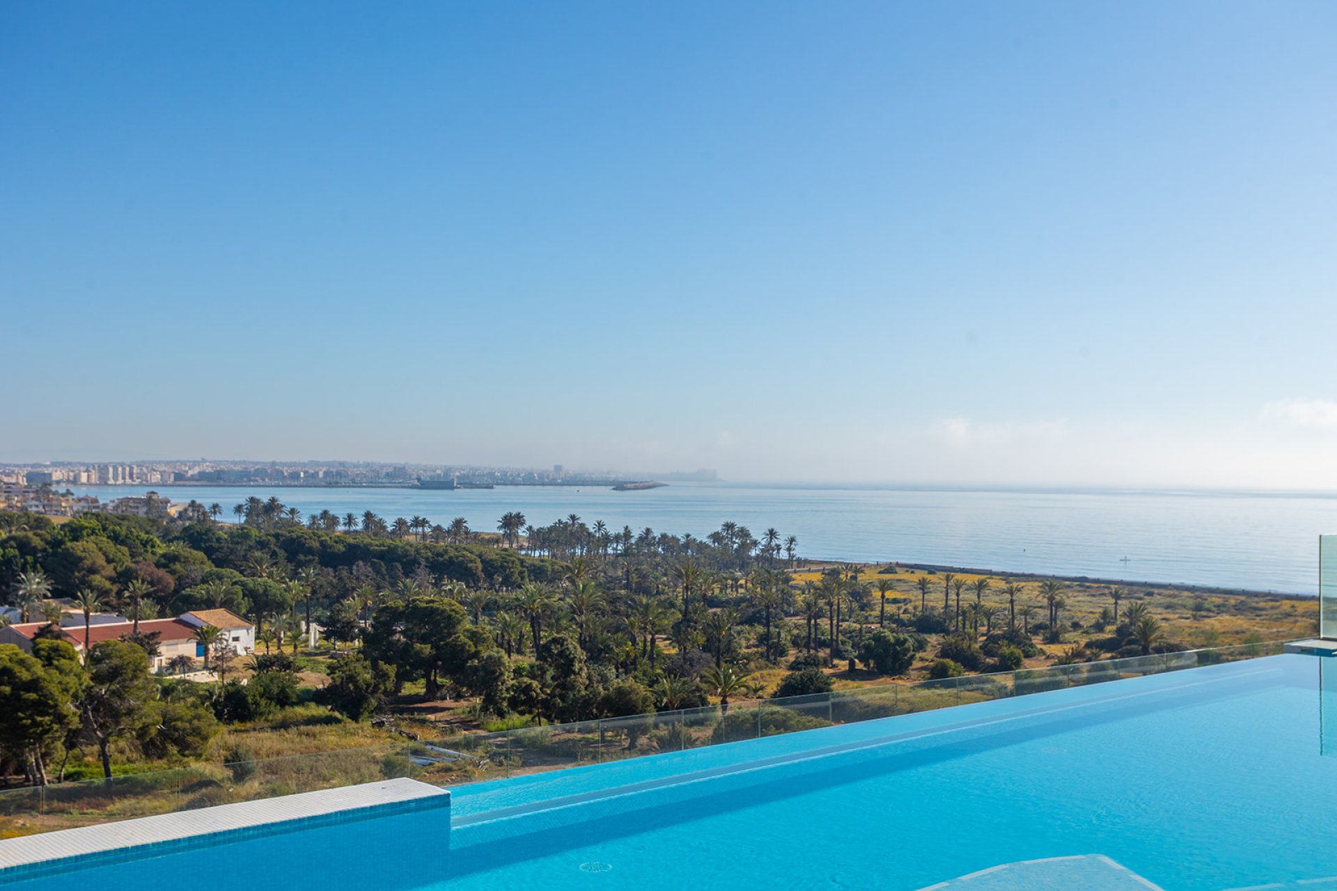 Resale - Apartment / Flat * - Torrevieja * - Rocio del Mar *