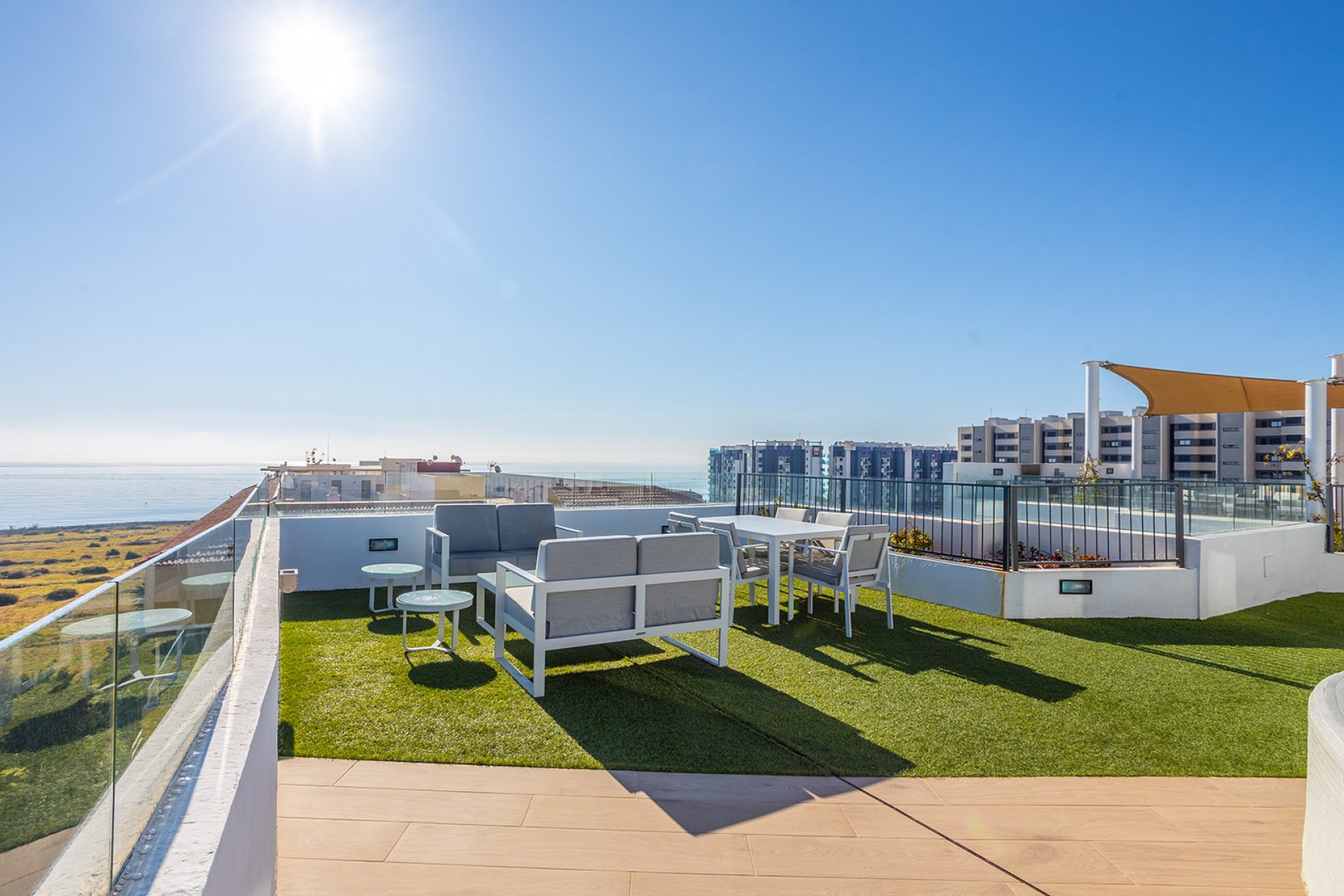 Resale - Apartment / Flat * - Torrevieja * - Rocio del Mar *