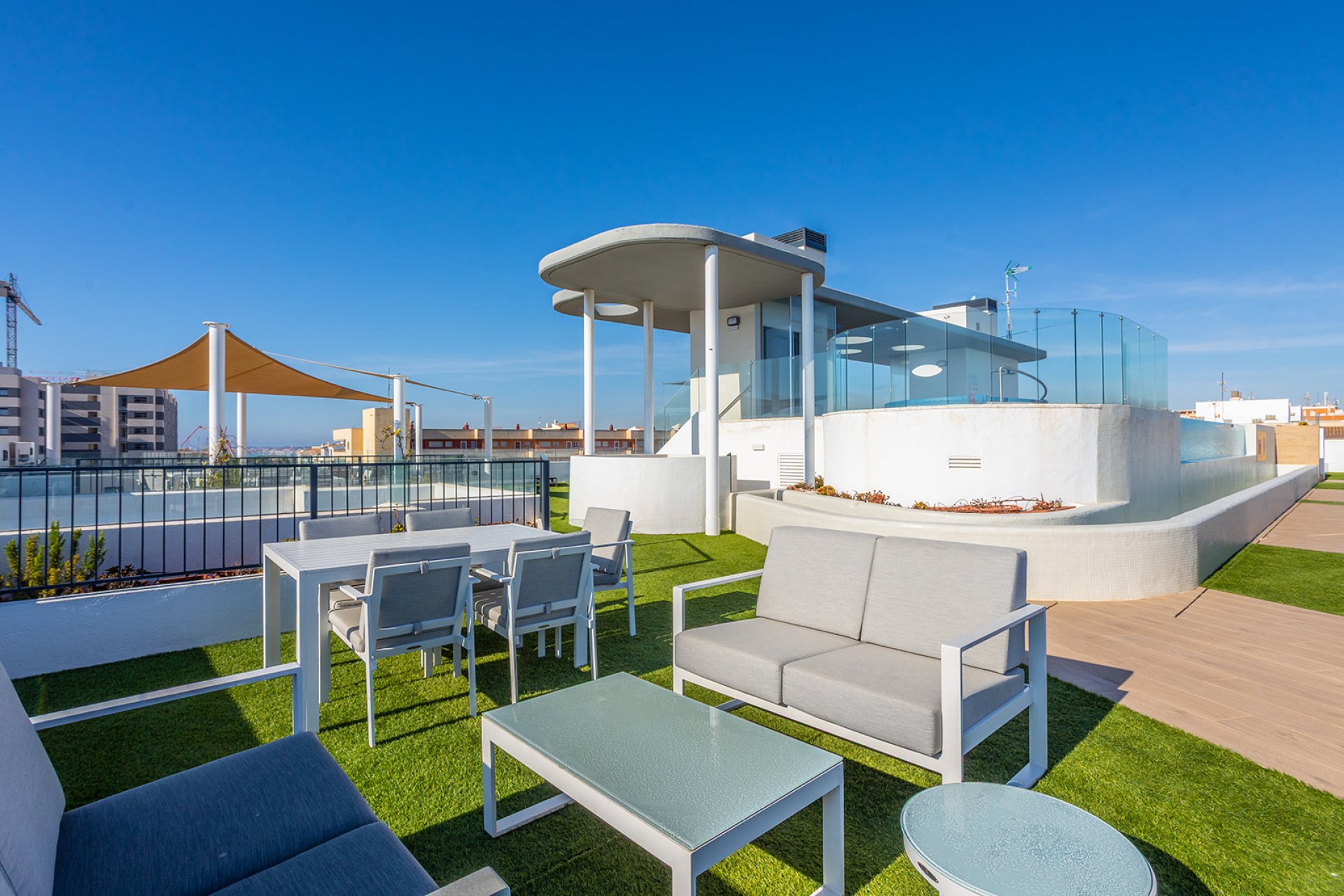 Resale - Apartment / Flat * - Torrevieja * - Rocio del Mar *