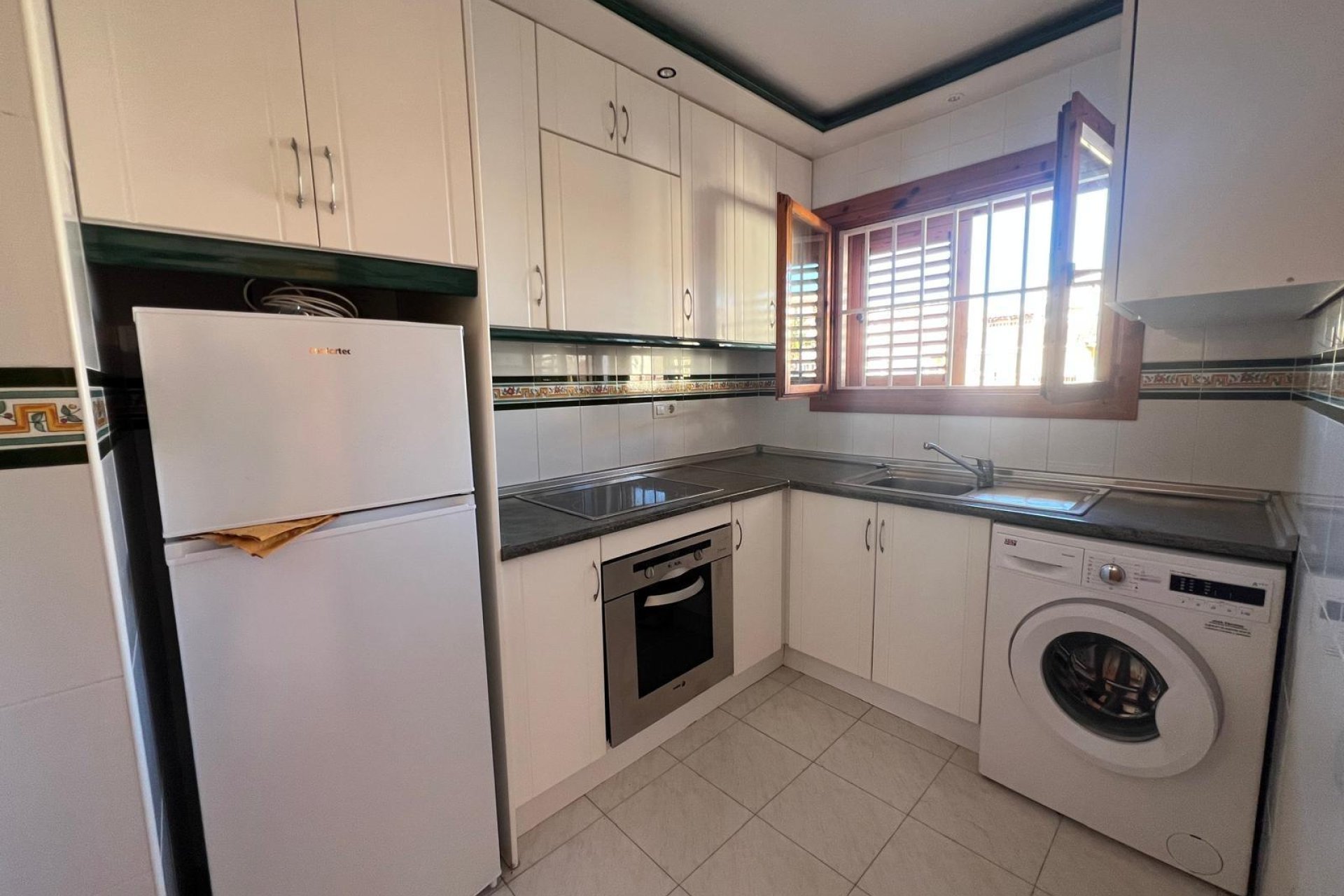 Resale - Apartment / Flat * - Torrevieja * - Sector 25 *