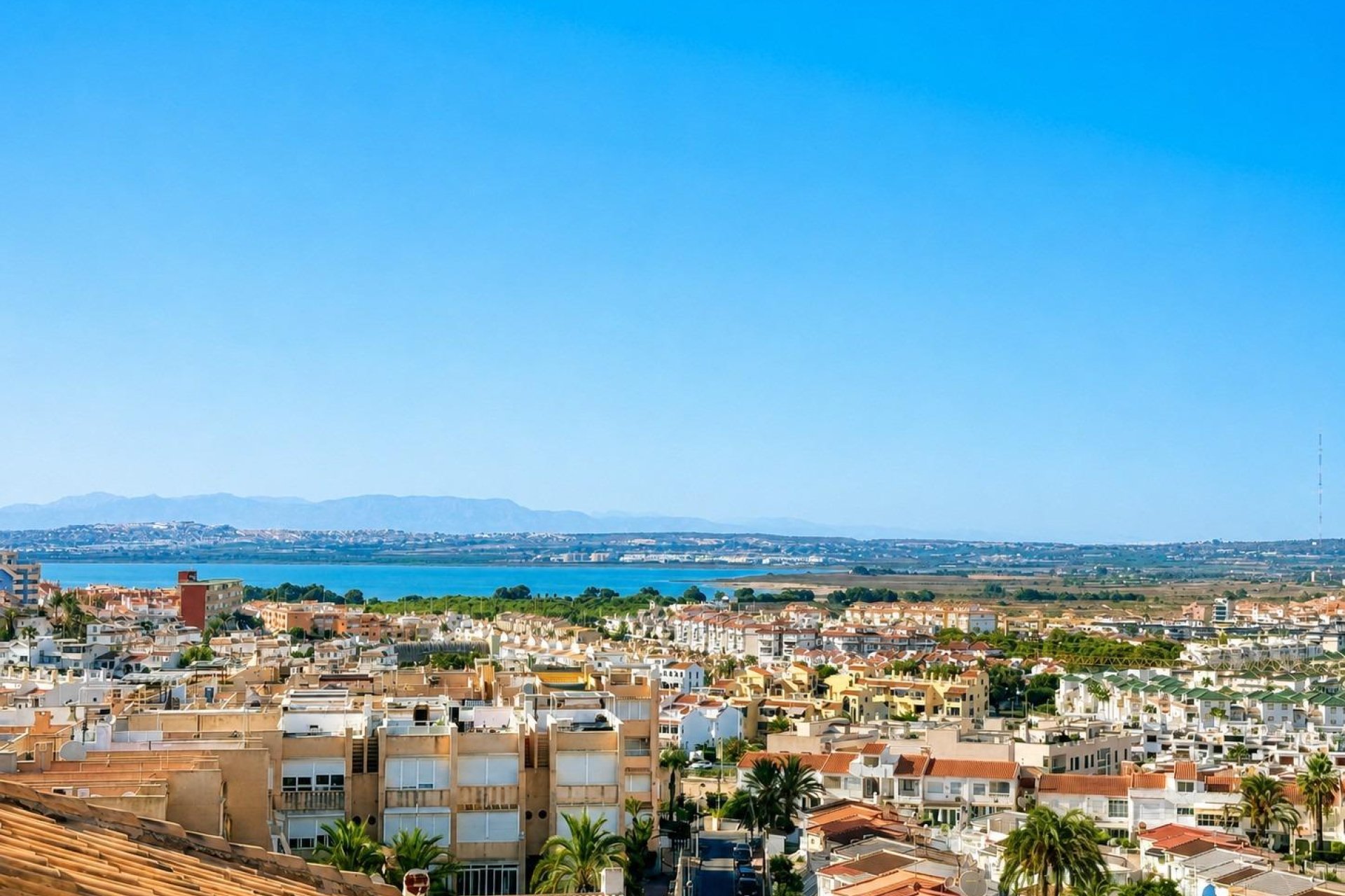 Resale - Apartment / Flat * - Torrevieja * - Torre del moro