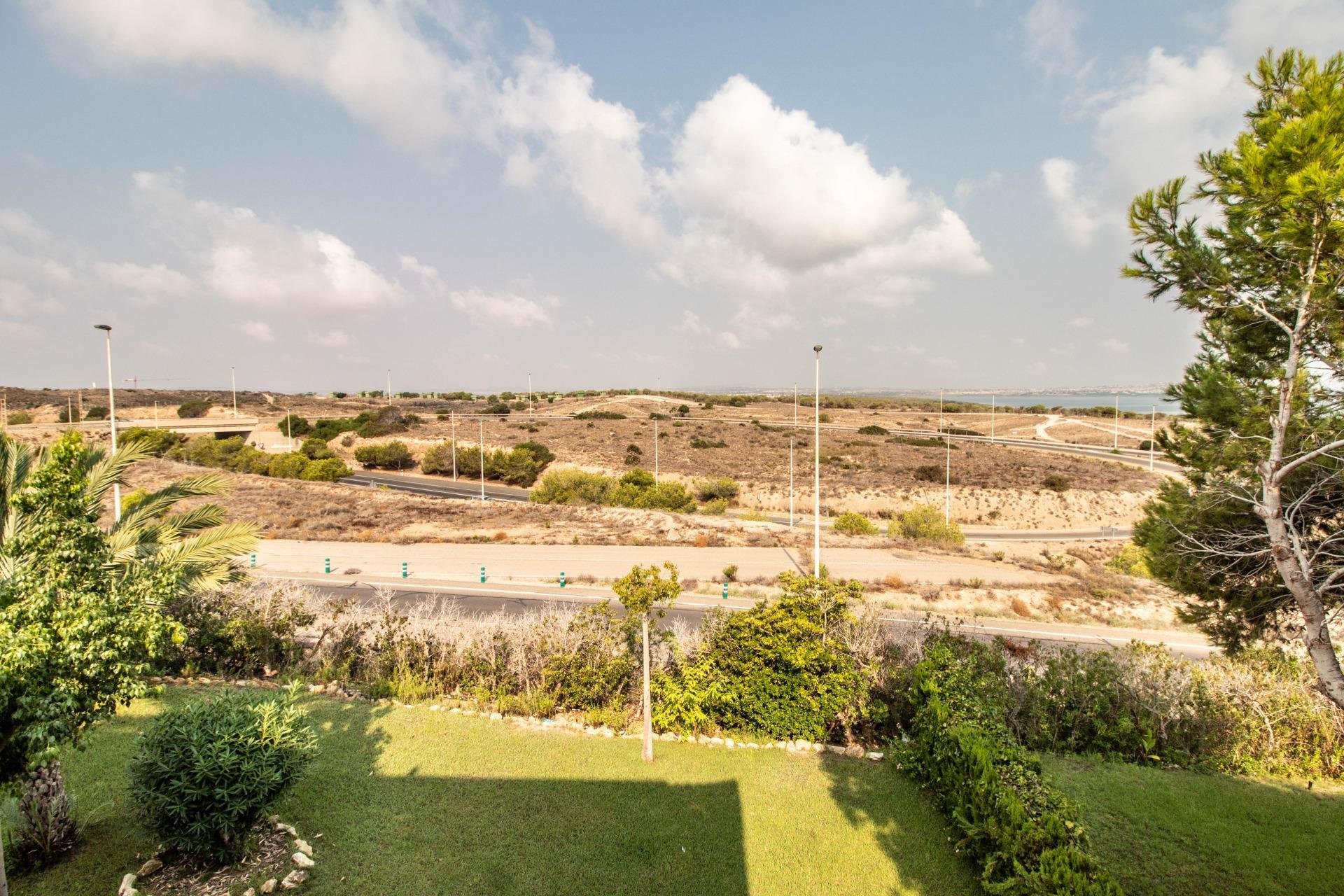 Resale - Apartment / Flat * - Torrevieja - Torreblanca