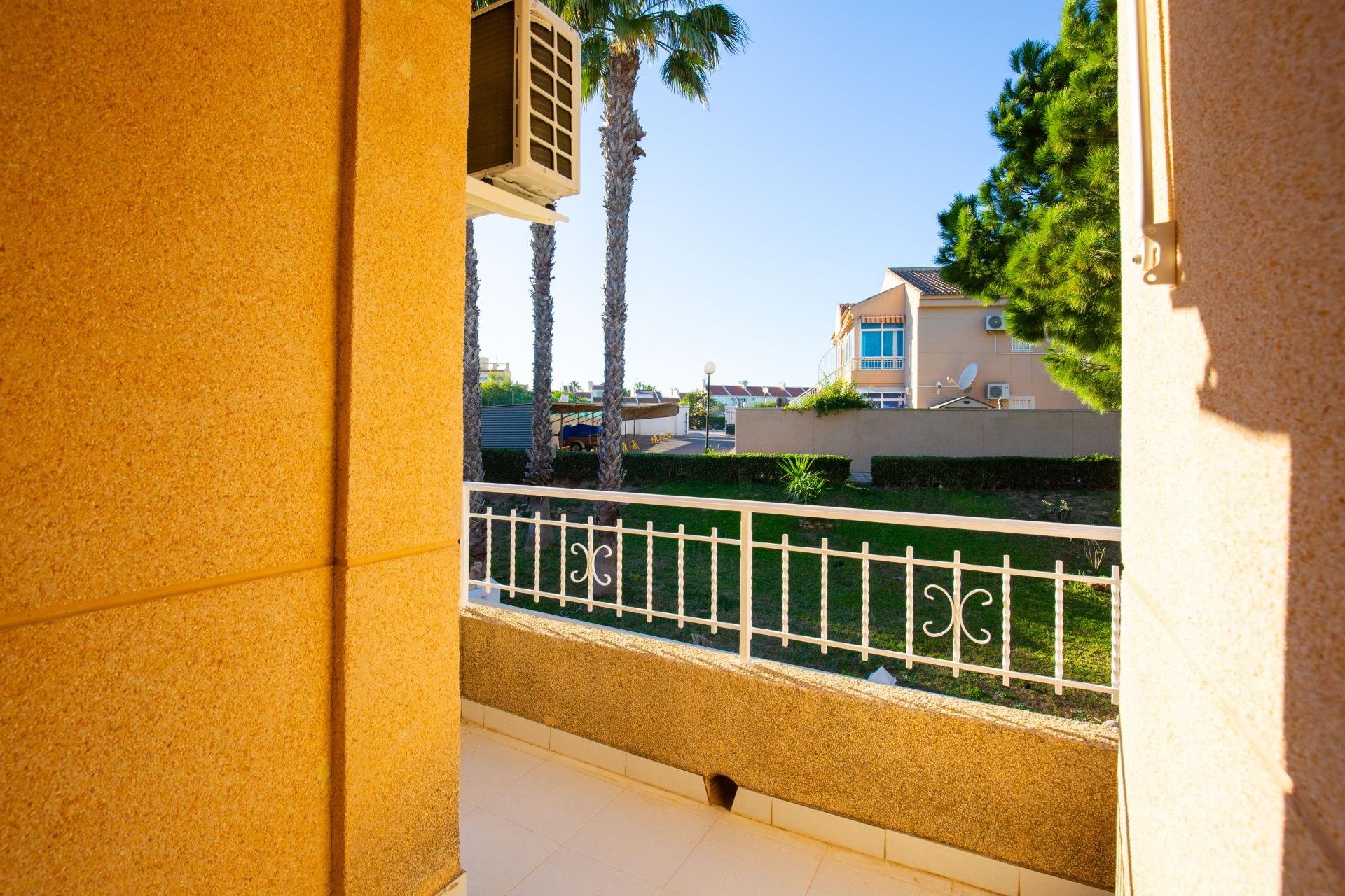 Resale - Apartment / Flat * - Torrevieja * - Torreblanca *