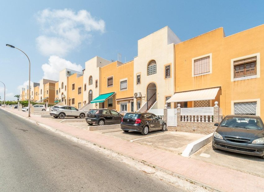 Resale - Apartment / Flat * - Torrevieja * - Torreblanca *