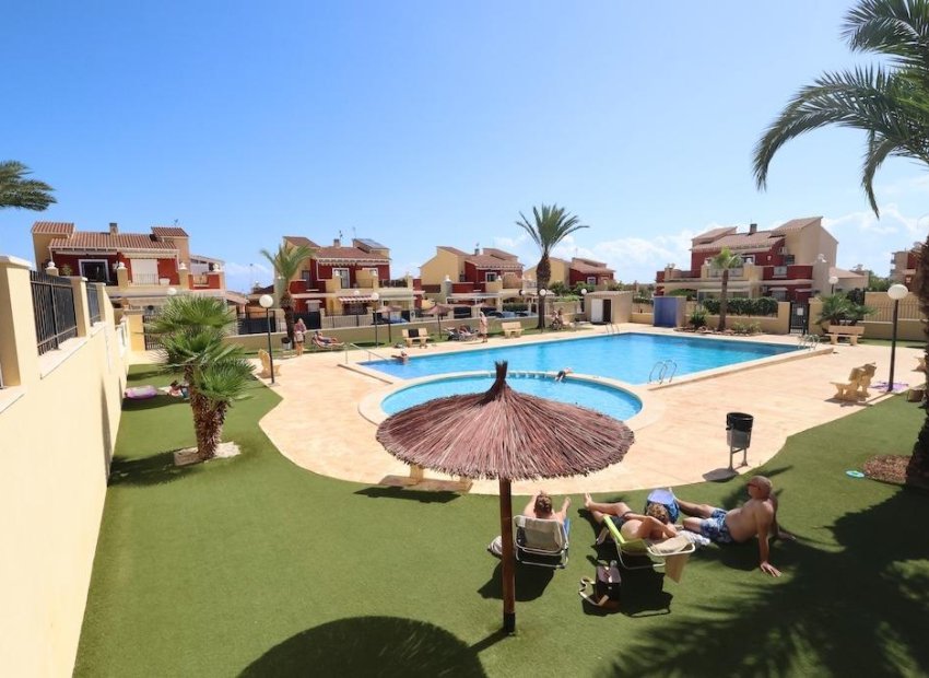Resale - Apartment / Flat * - Torrevieja * - Torreblanca *