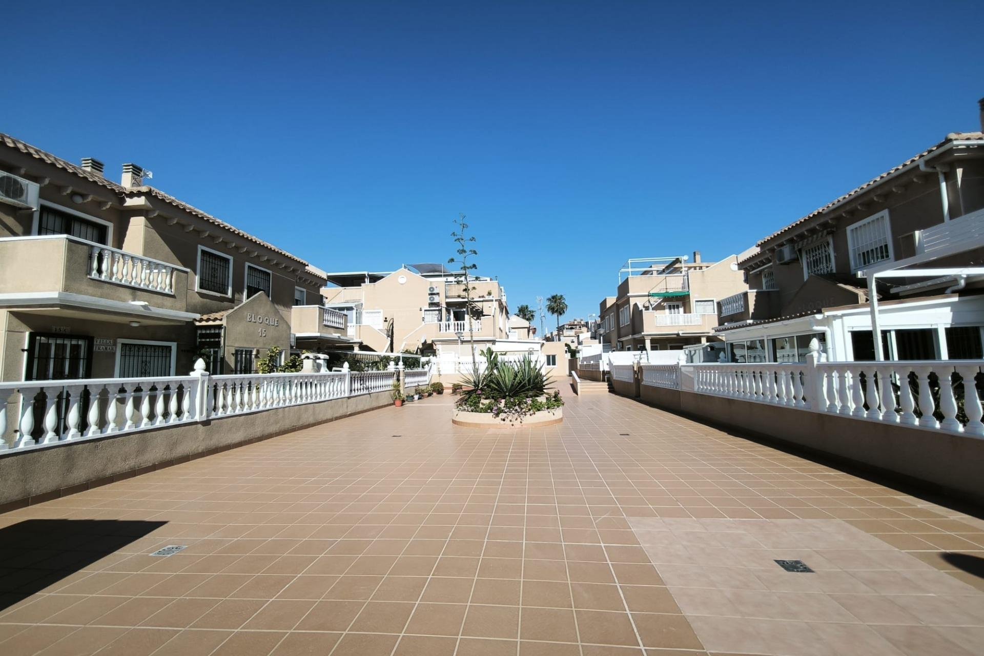 Resale - Apartment / Flat * - Torrevieja * - Torreblanca *