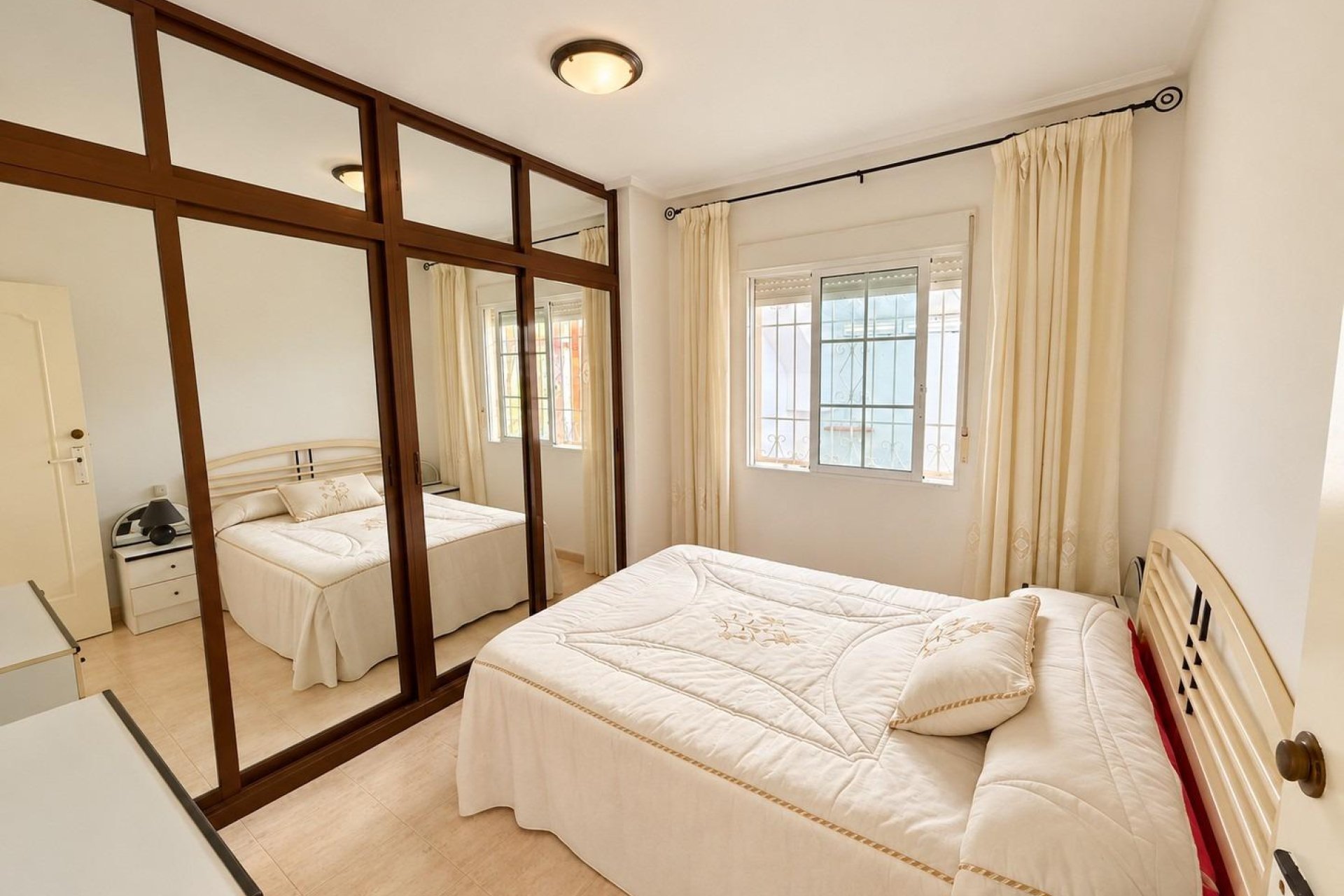 Resale - Apartment / Flat * - Torrevieja * - Torreblanca *