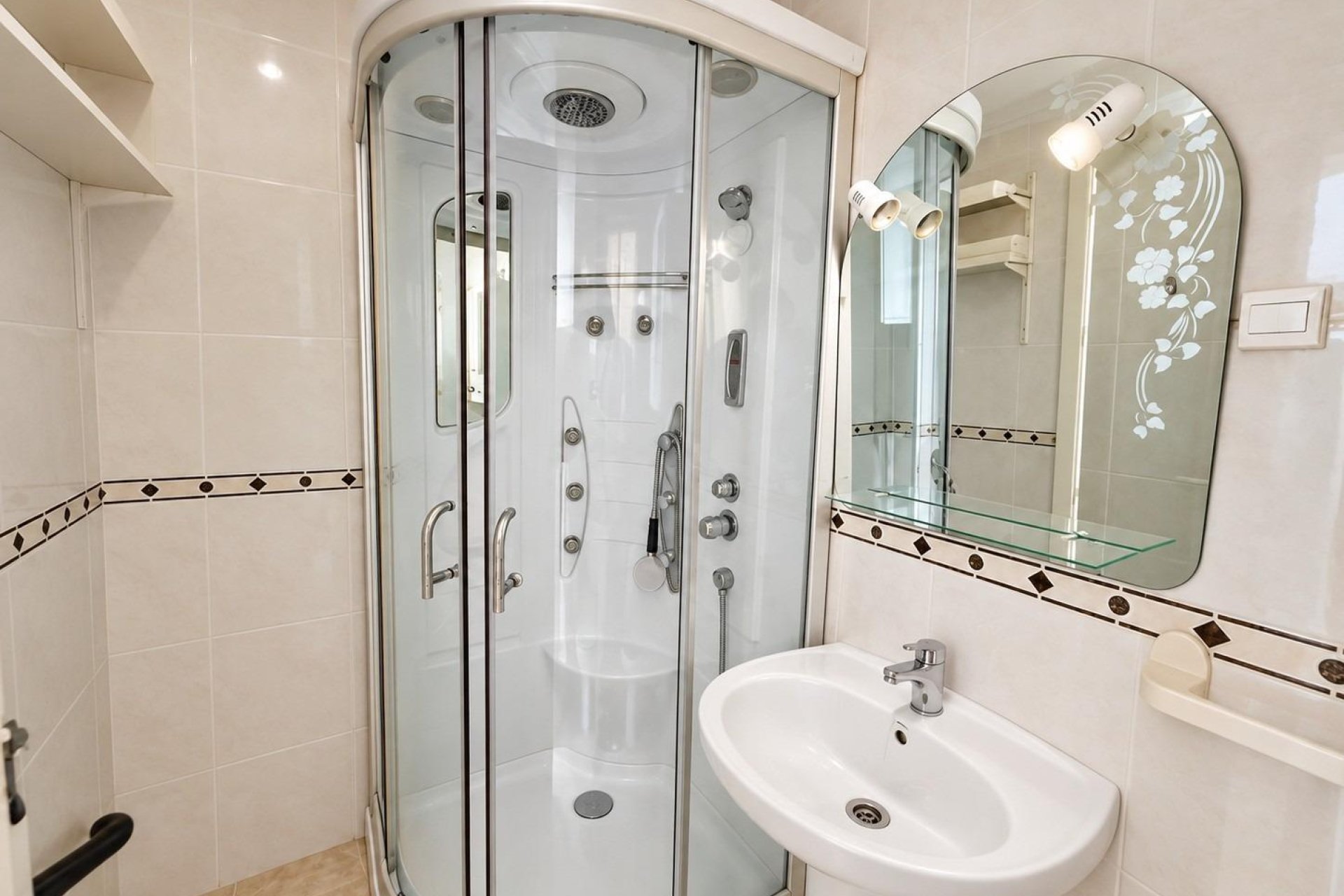 Resale - Apartment / Flat * - Torrevieja * - Torreblanca *