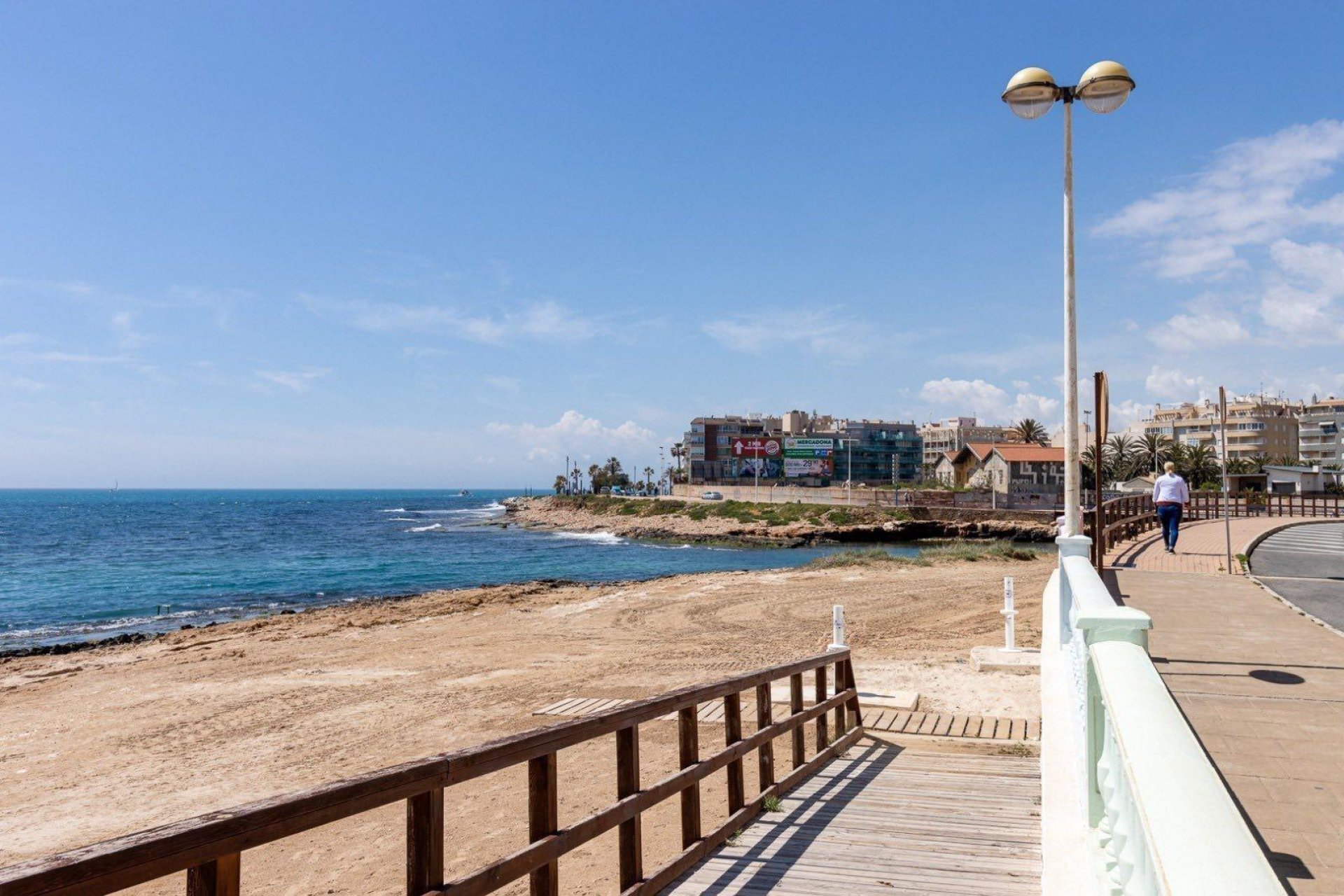 Resale - Apartment / Flat * - Torrevieja * - Torrejón *