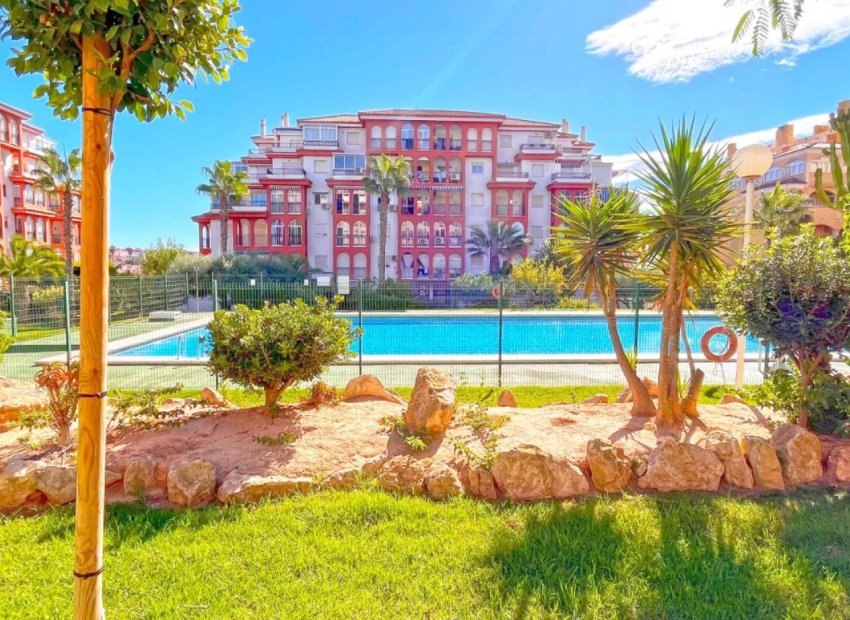 Resale - Apartment / flat - Torrevieja - Torrelamata - La Mata