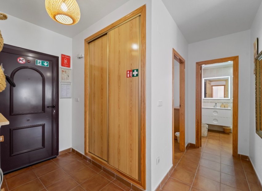 Resale - Apartment / Flat * - Torrevieja * - Torreta