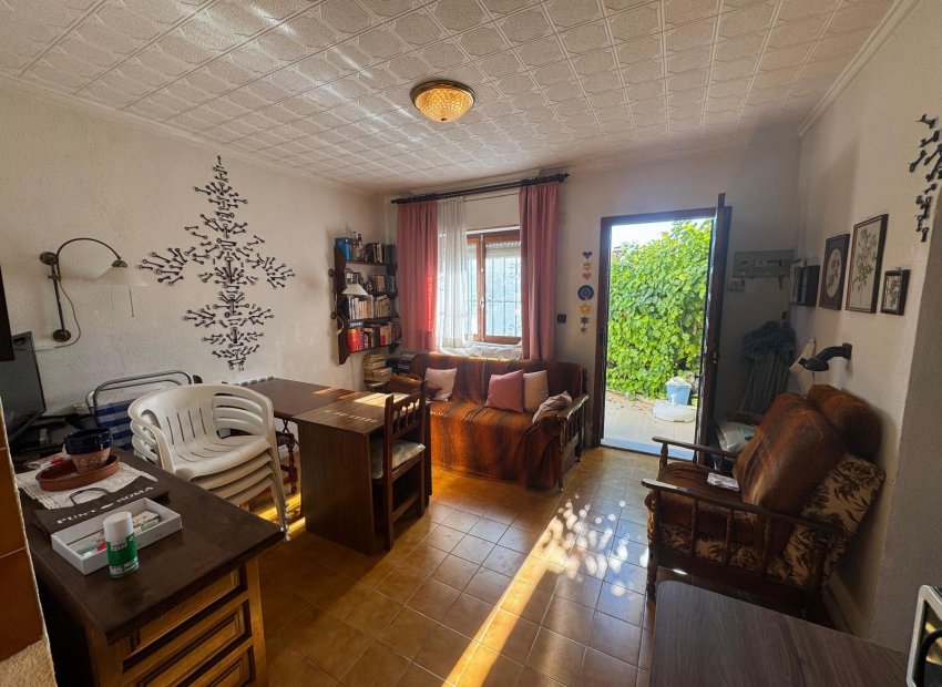 Resale - Apartment / Flat * - Torrevieja - Torretas *