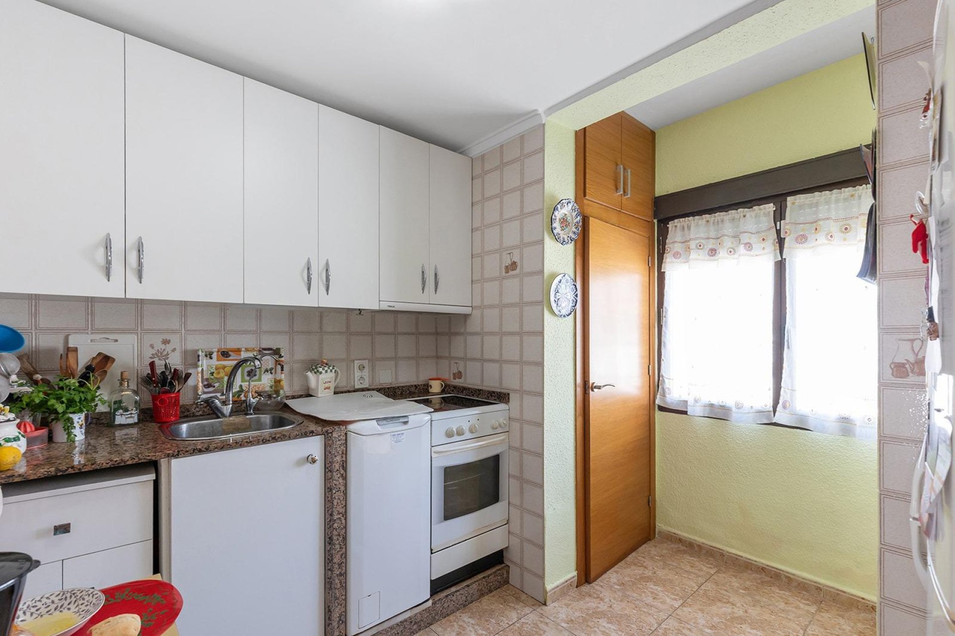 Resale - Apartment / Flat * - Torrevieja * - Torretas *