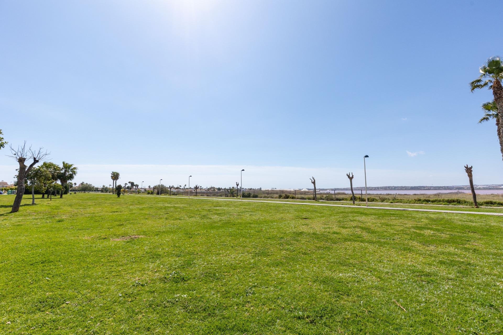 Resale - Apartment / Flat * - Torrevieja * - Torretas *