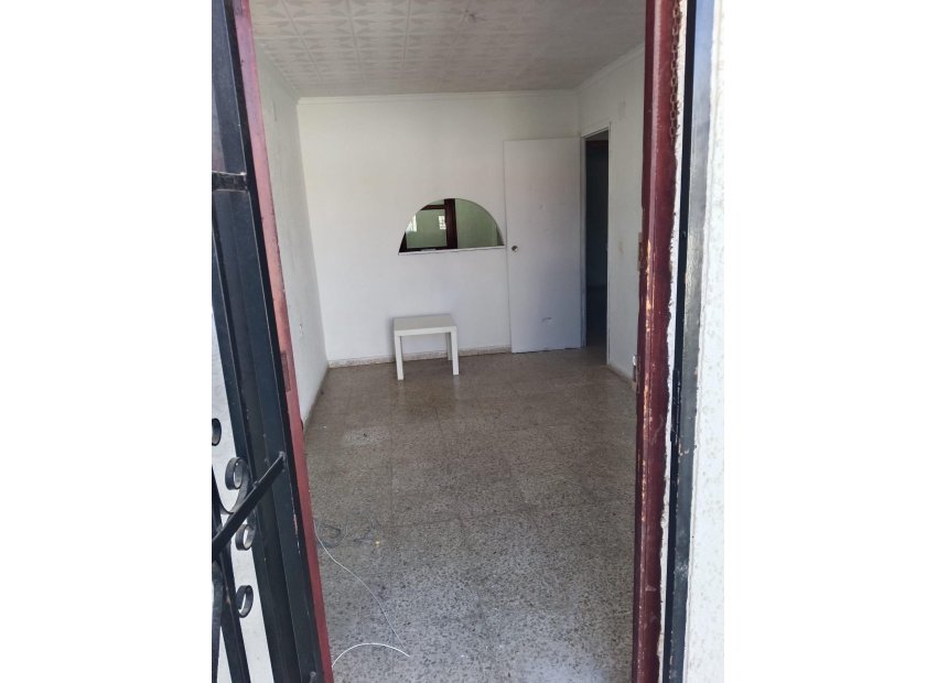 Resale - Apartment / Flat * - Torrevieja * - Torretas *