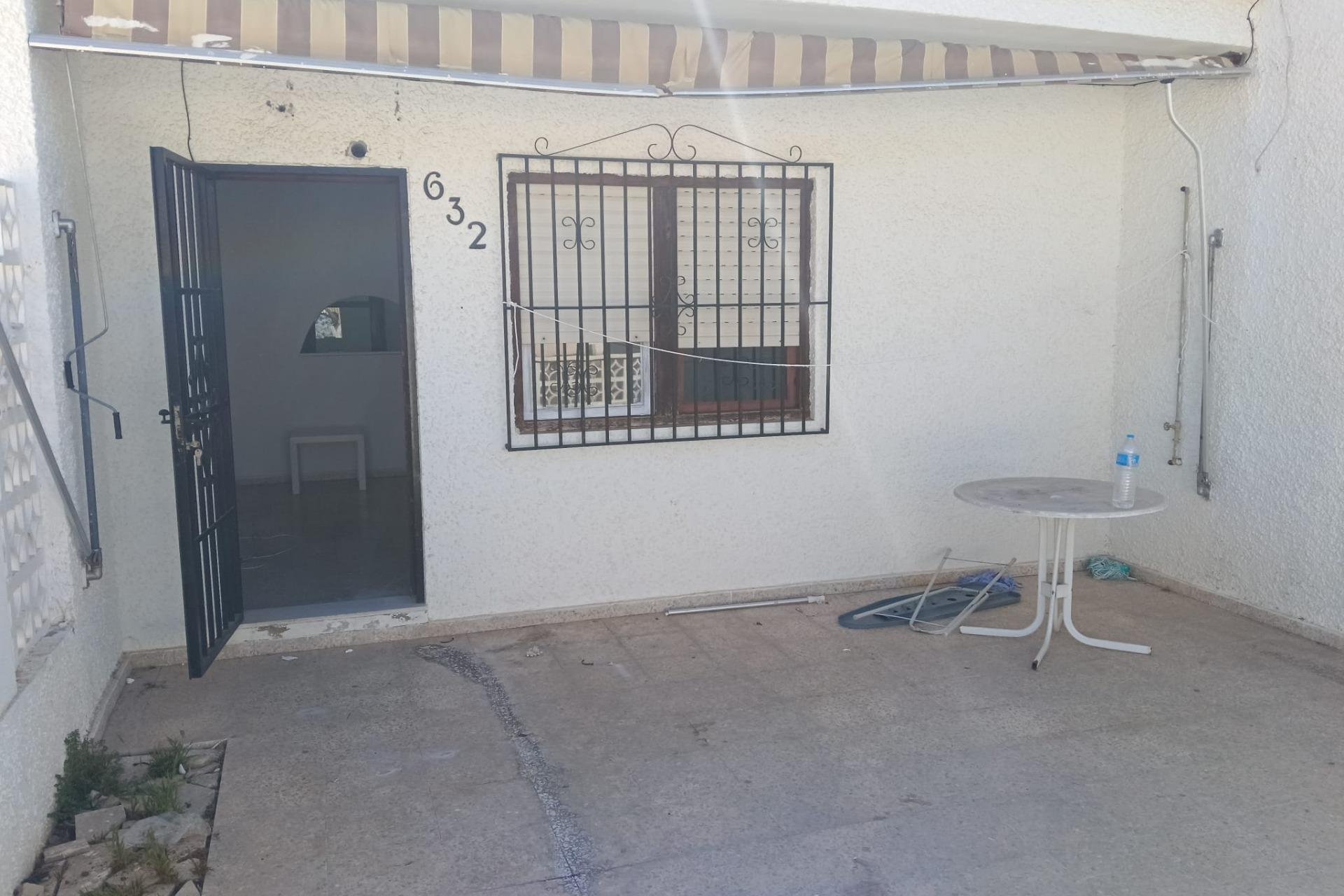 Resale - Apartment / Flat * - Torrevieja * - Torretas *