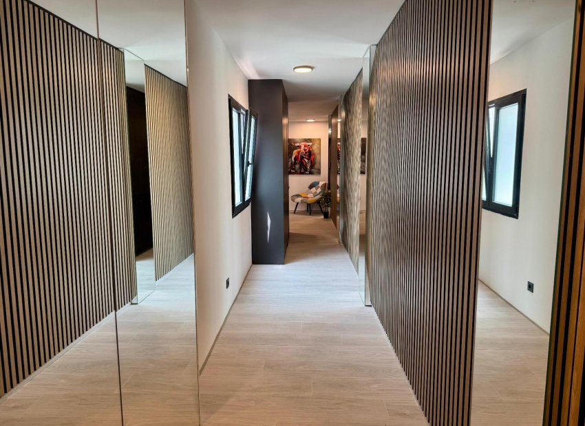 Resale - Apartment / Flat * - Torrevieja - Torrevieja *