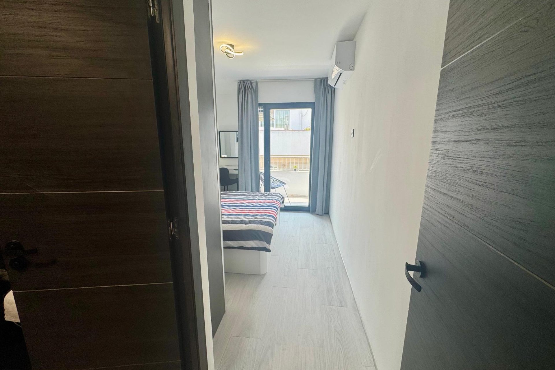 Resale - Apartment / Flat * - Torrevieja - Torrevieja *