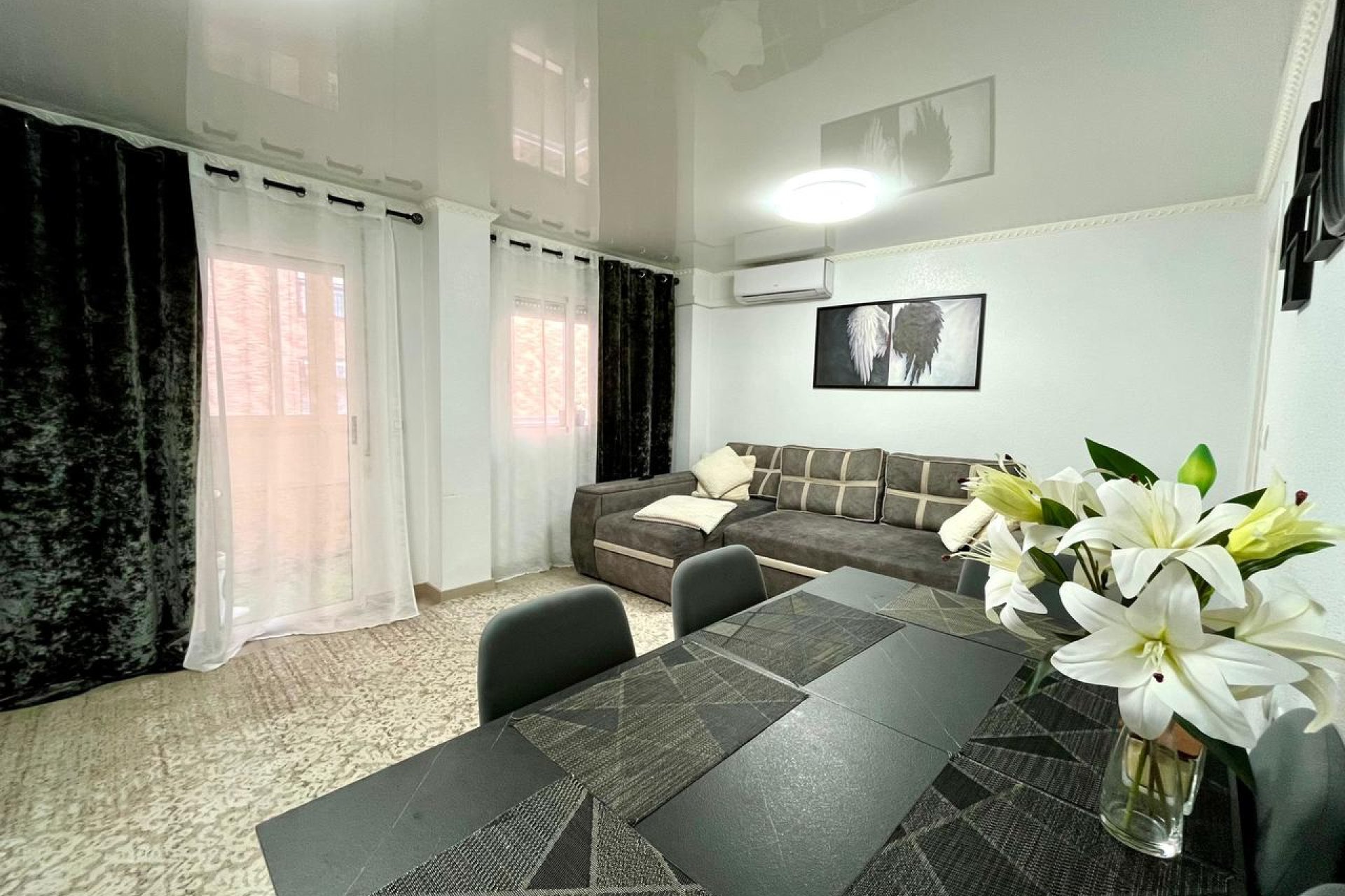 Resale - Apartment / Flat * - Torrevieja - Torrevieja *