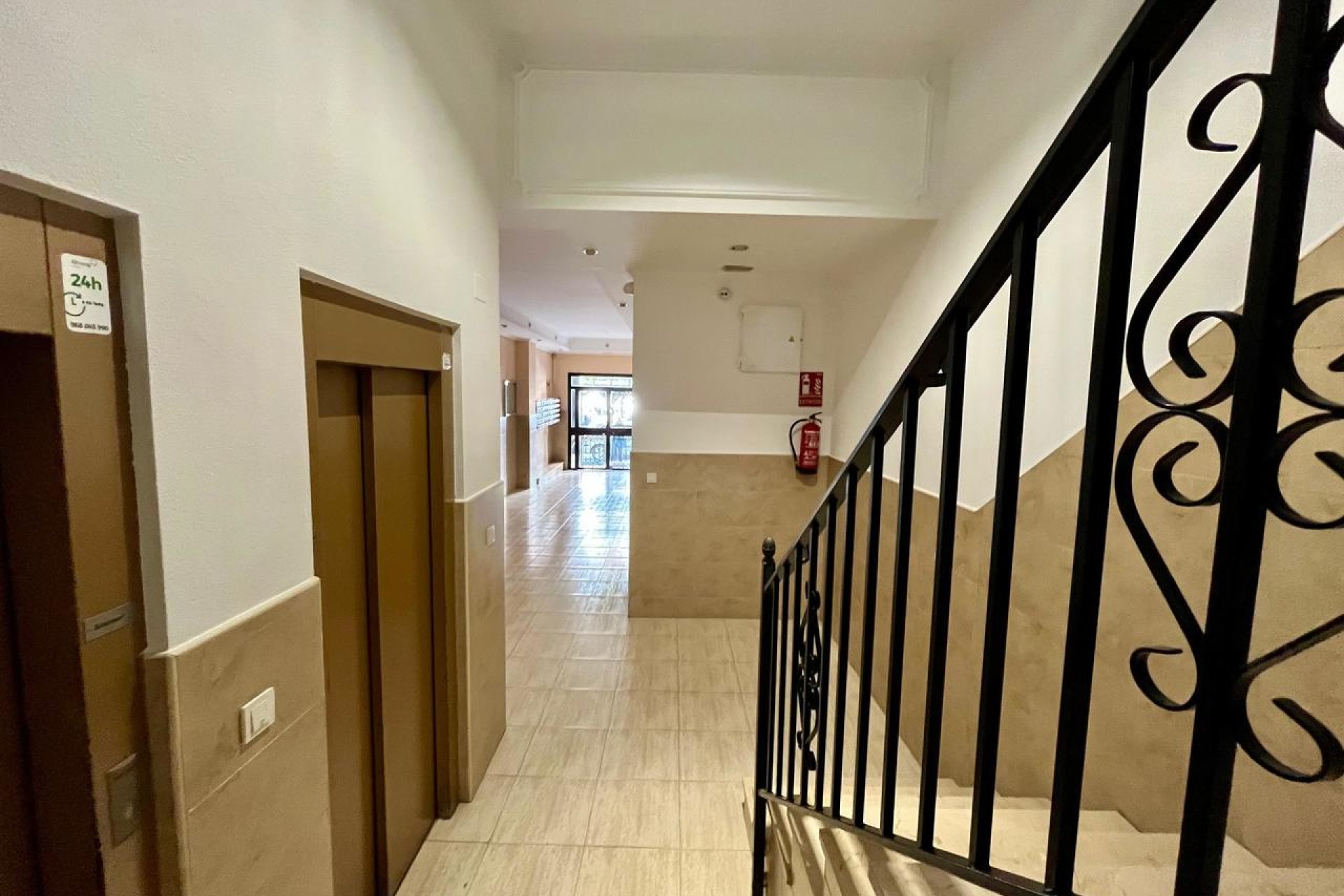 Resale - Apartment / Flat * - Torrevieja - Torrevieja *