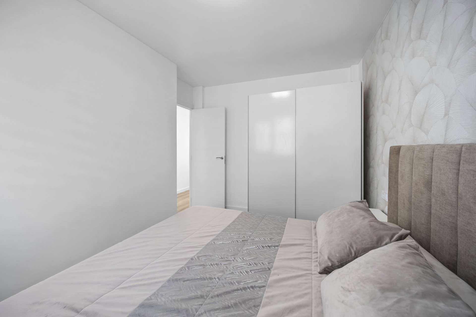 Resale - Apartment / Flat * - Torrevieja - Torrevieja *