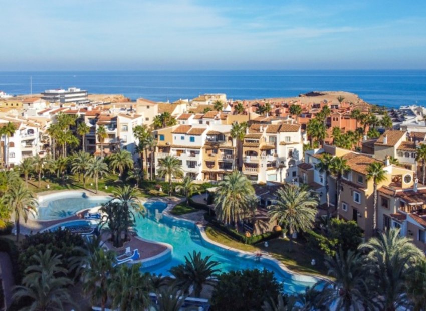 Resale - Apartment / Flat * - Torrevieja *