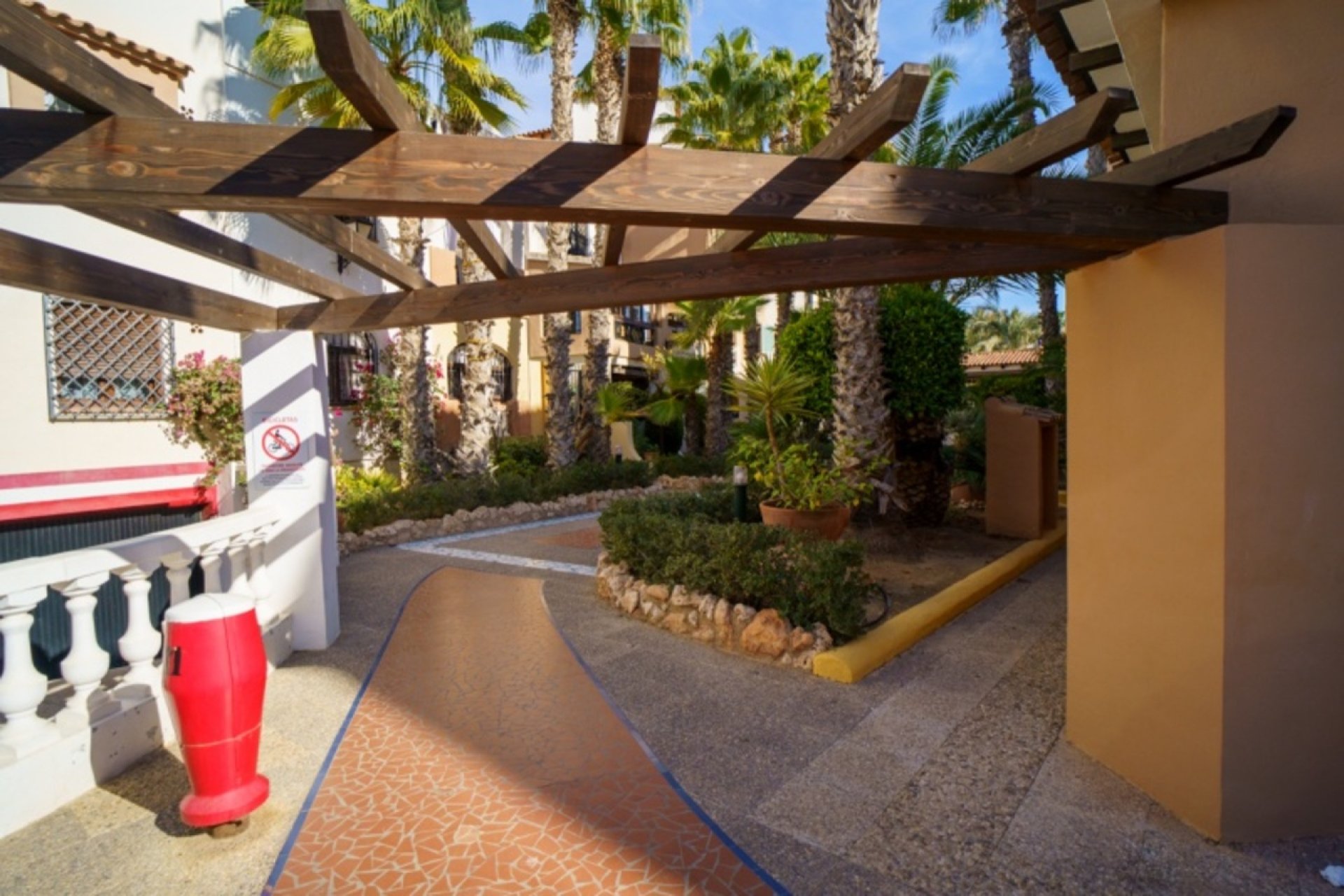 Resale - Apartment / Flat * - Torrevieja *