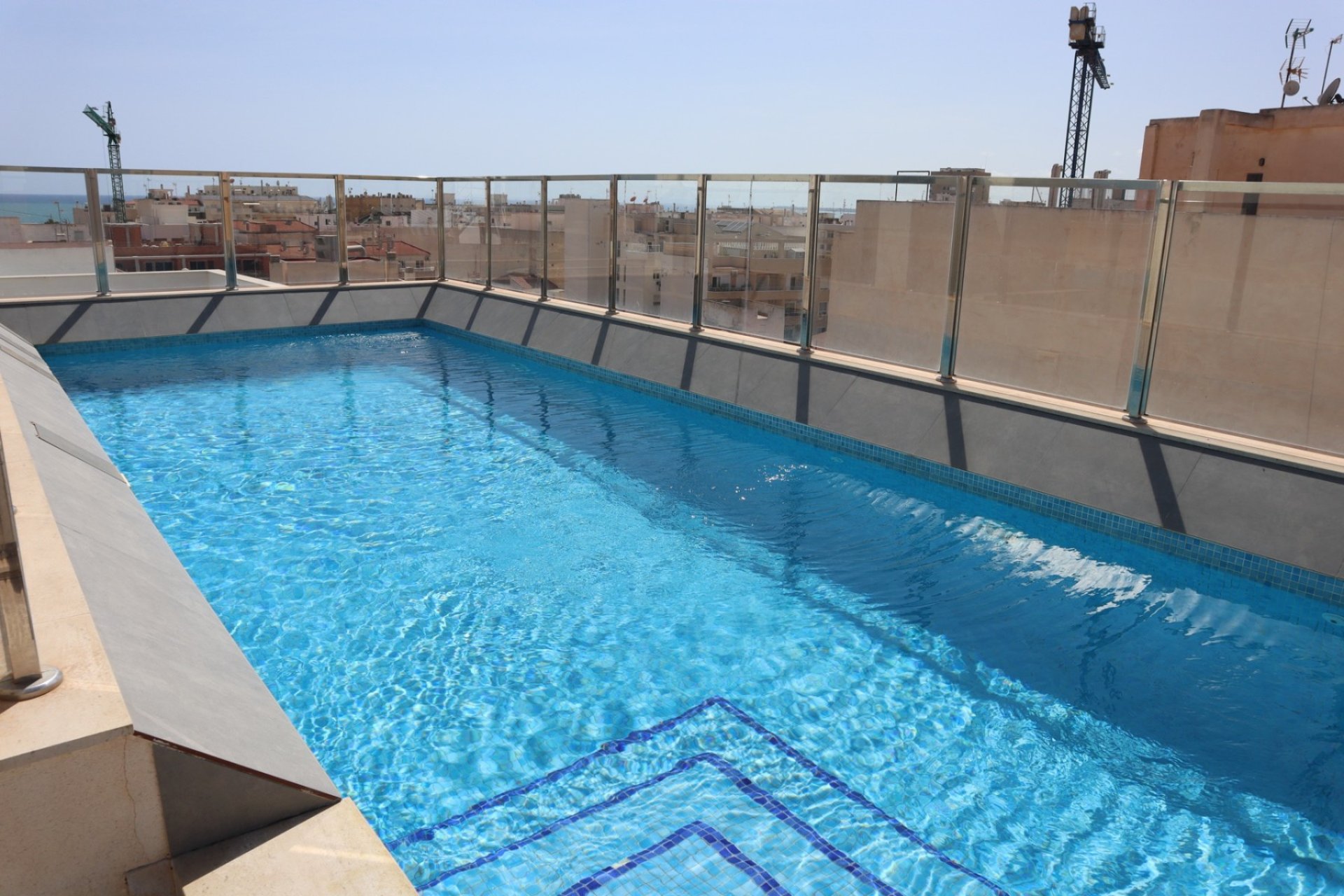 Resale - Apartment / Flat * - Torrevieja *