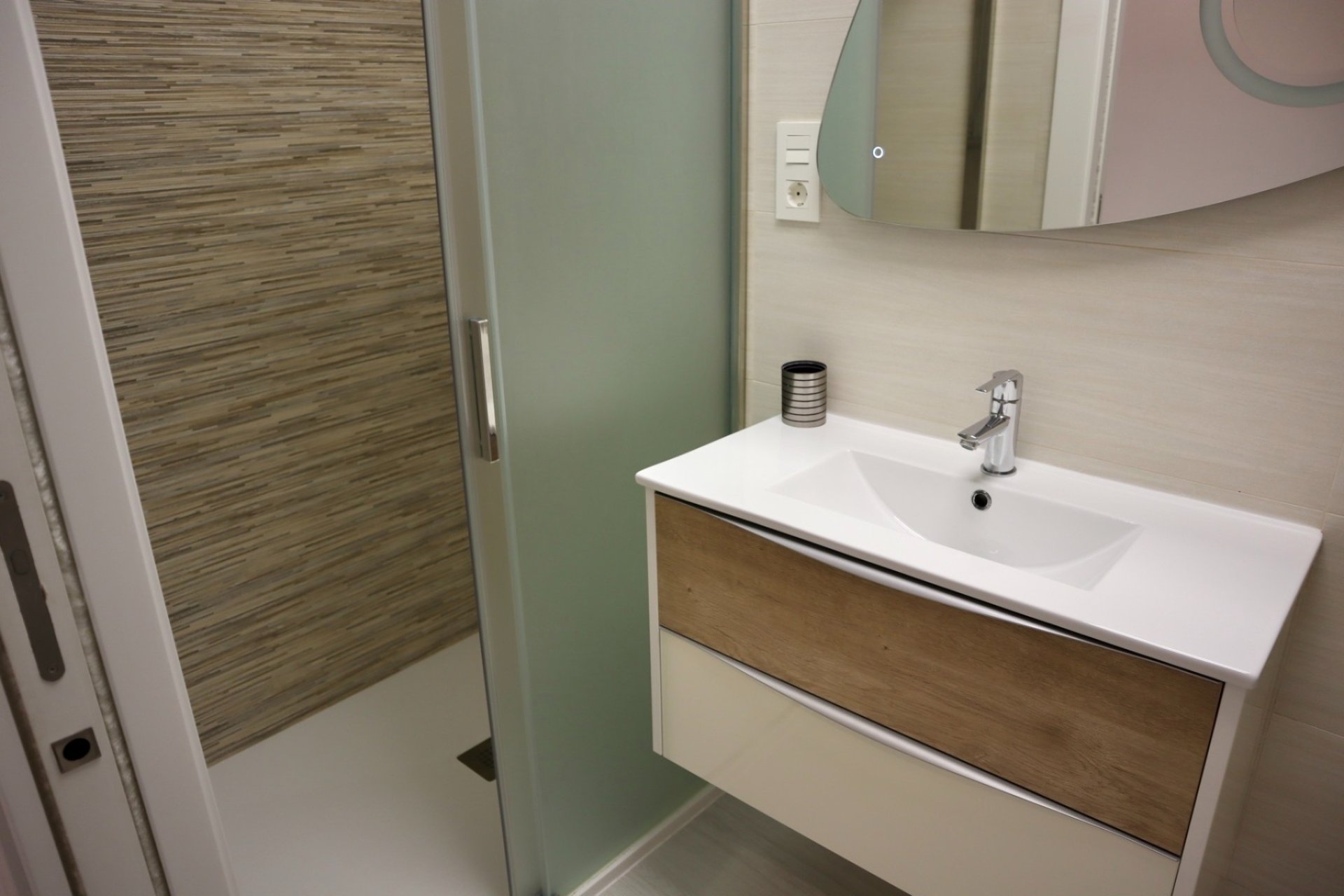 Resale - Apartment / Flat * - Torrevieja *