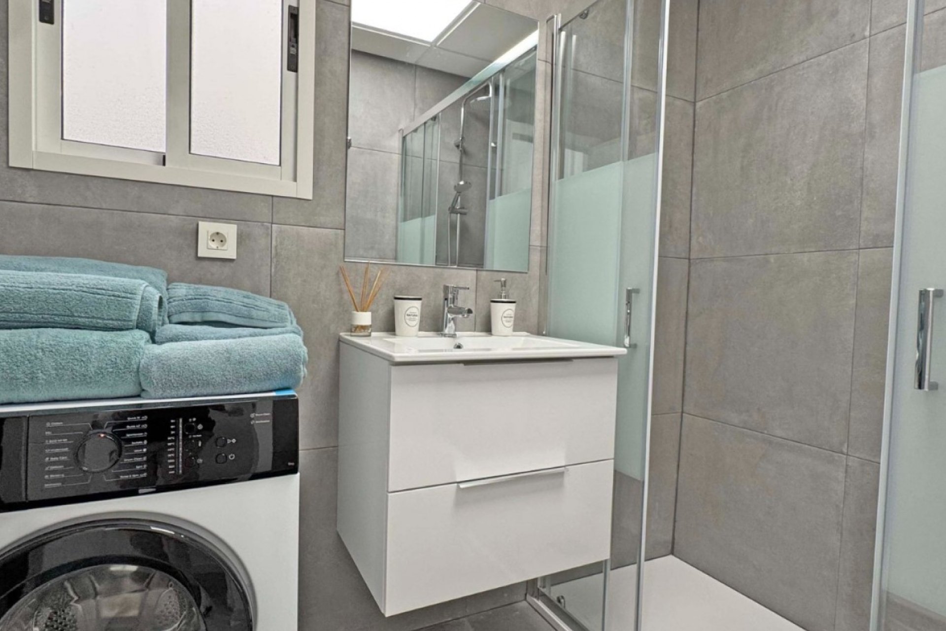 Resale - Apartment / Flat * - Torrevieja *