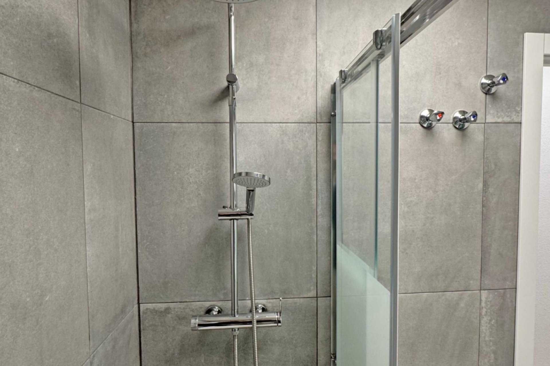 Resale - Apartment / Flat * - Torrevieja *