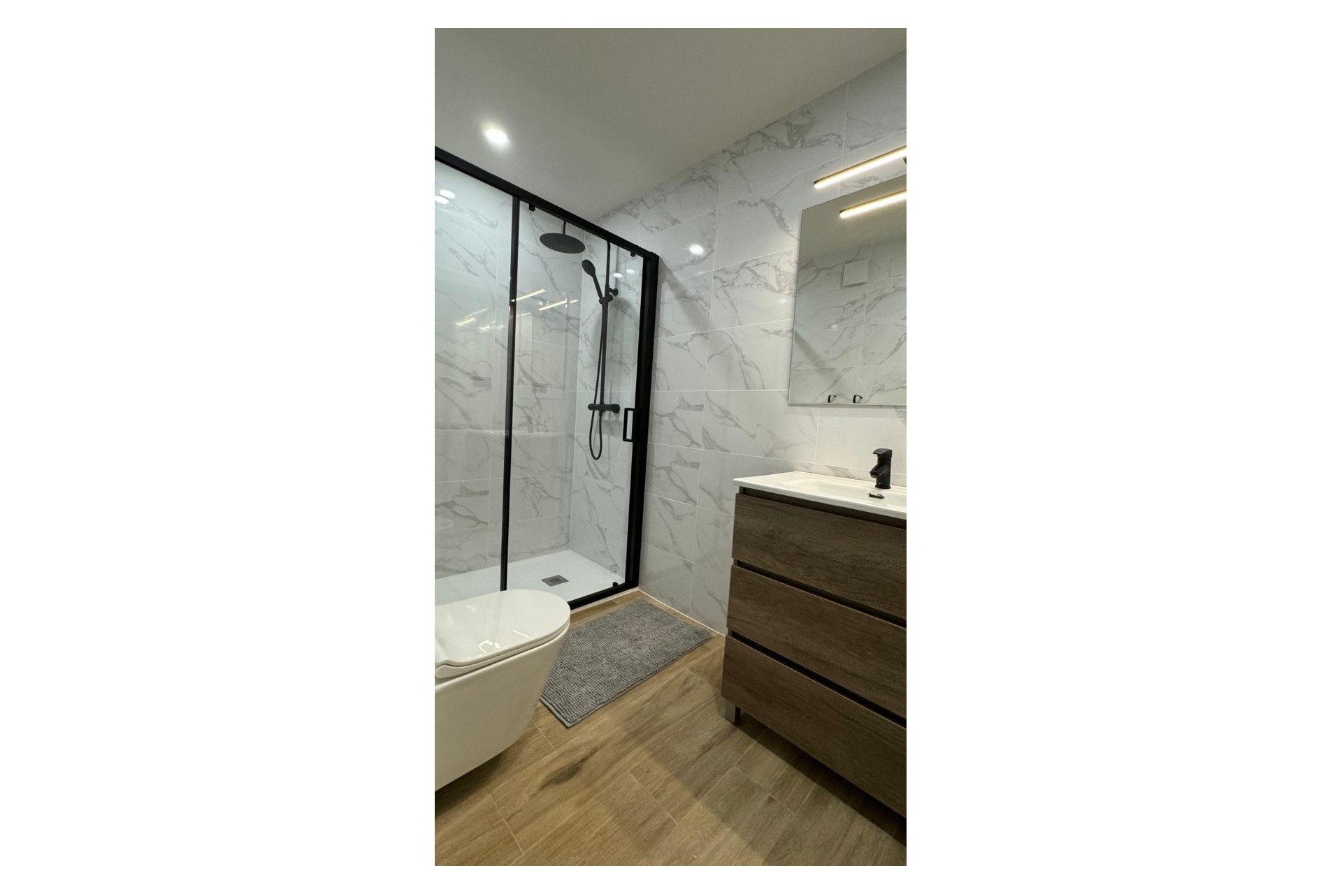 Resale - Apartment / Flat * - Torrevieja