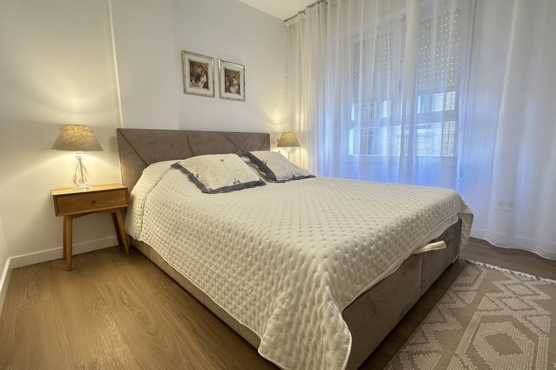 Resale - Apartment / Flat * - Torrevieja *