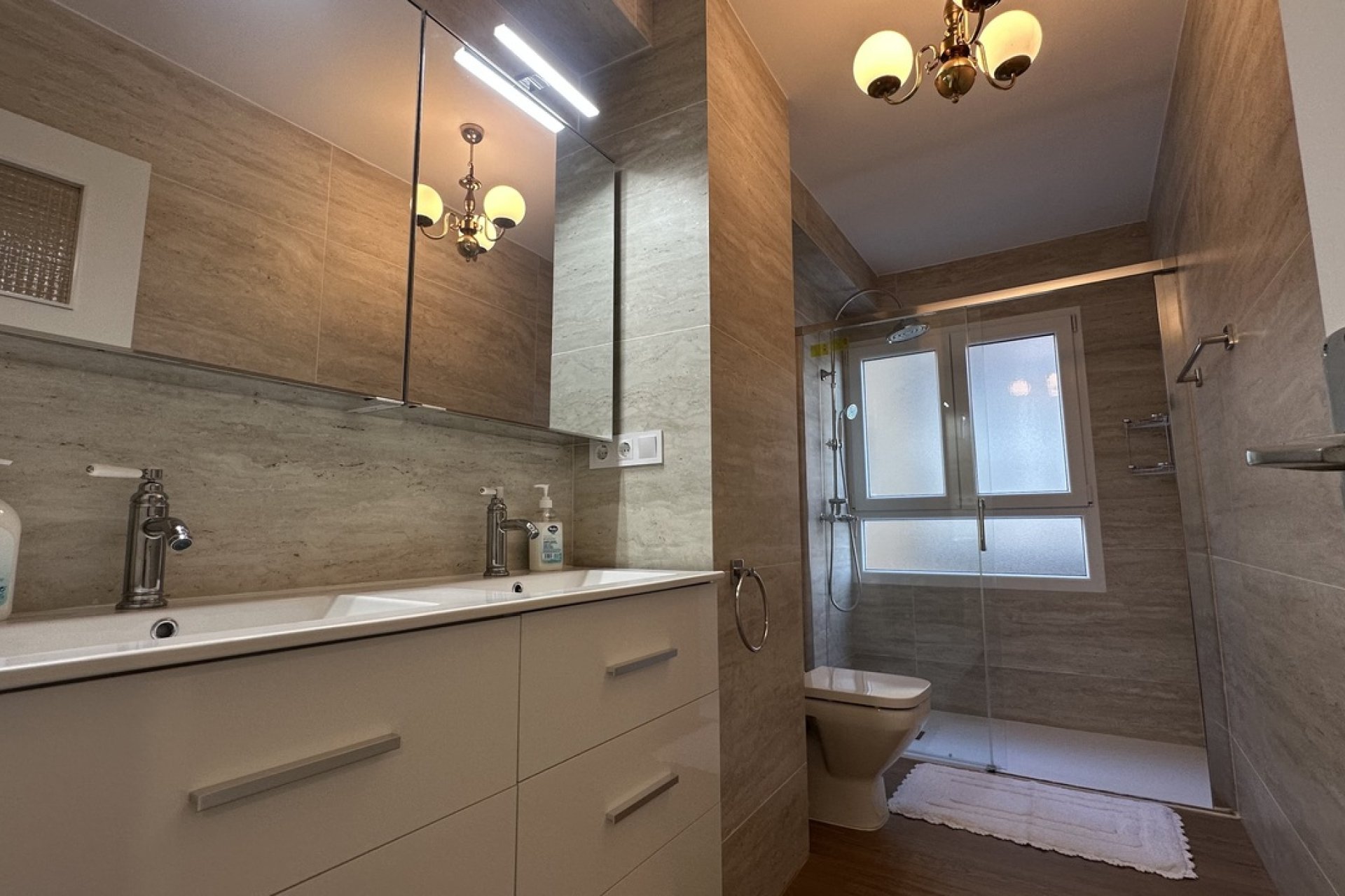 Resale - Apartment / Flat * - Torrevieja *