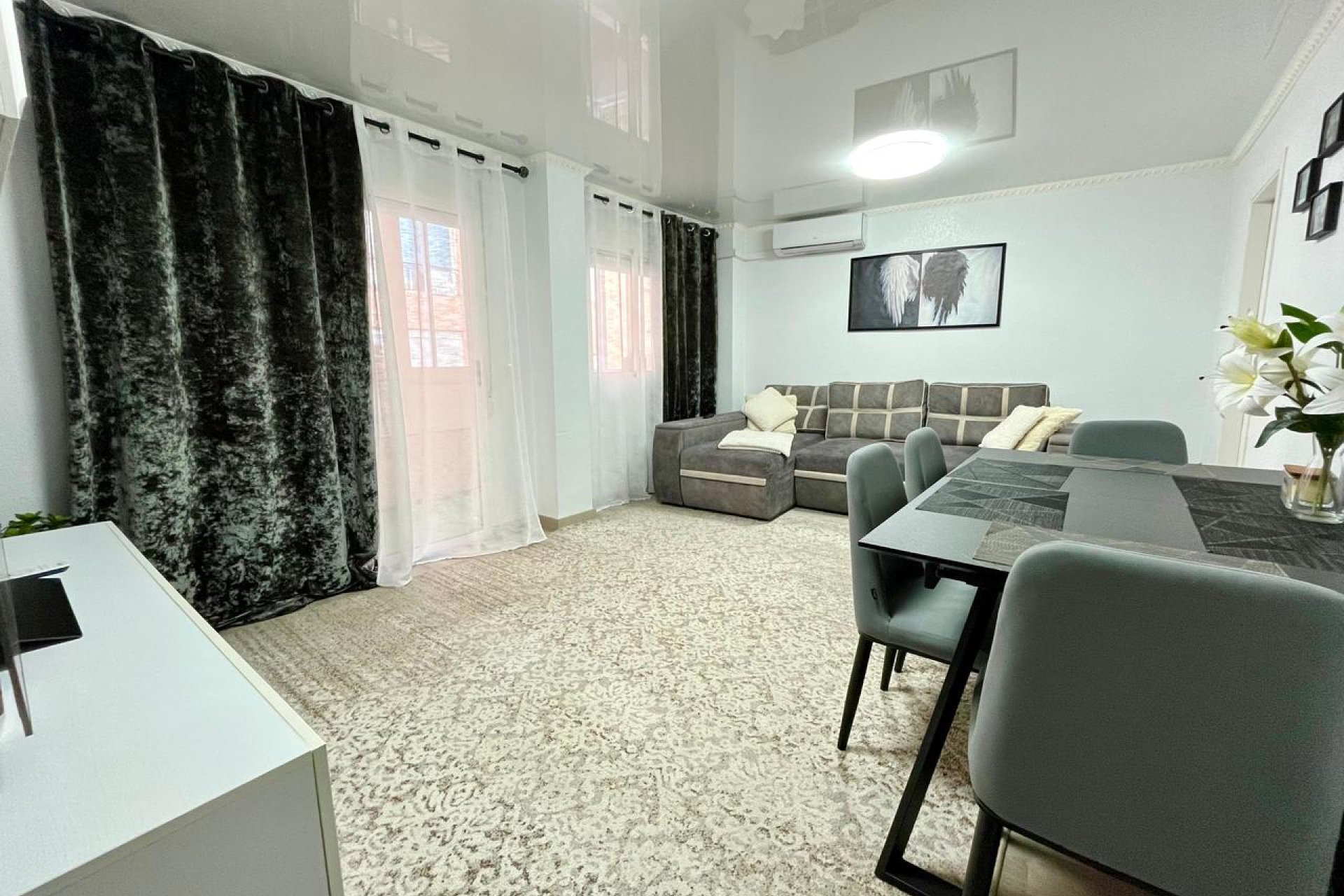 Resale - Apartment / Flat * - Torrevieja *