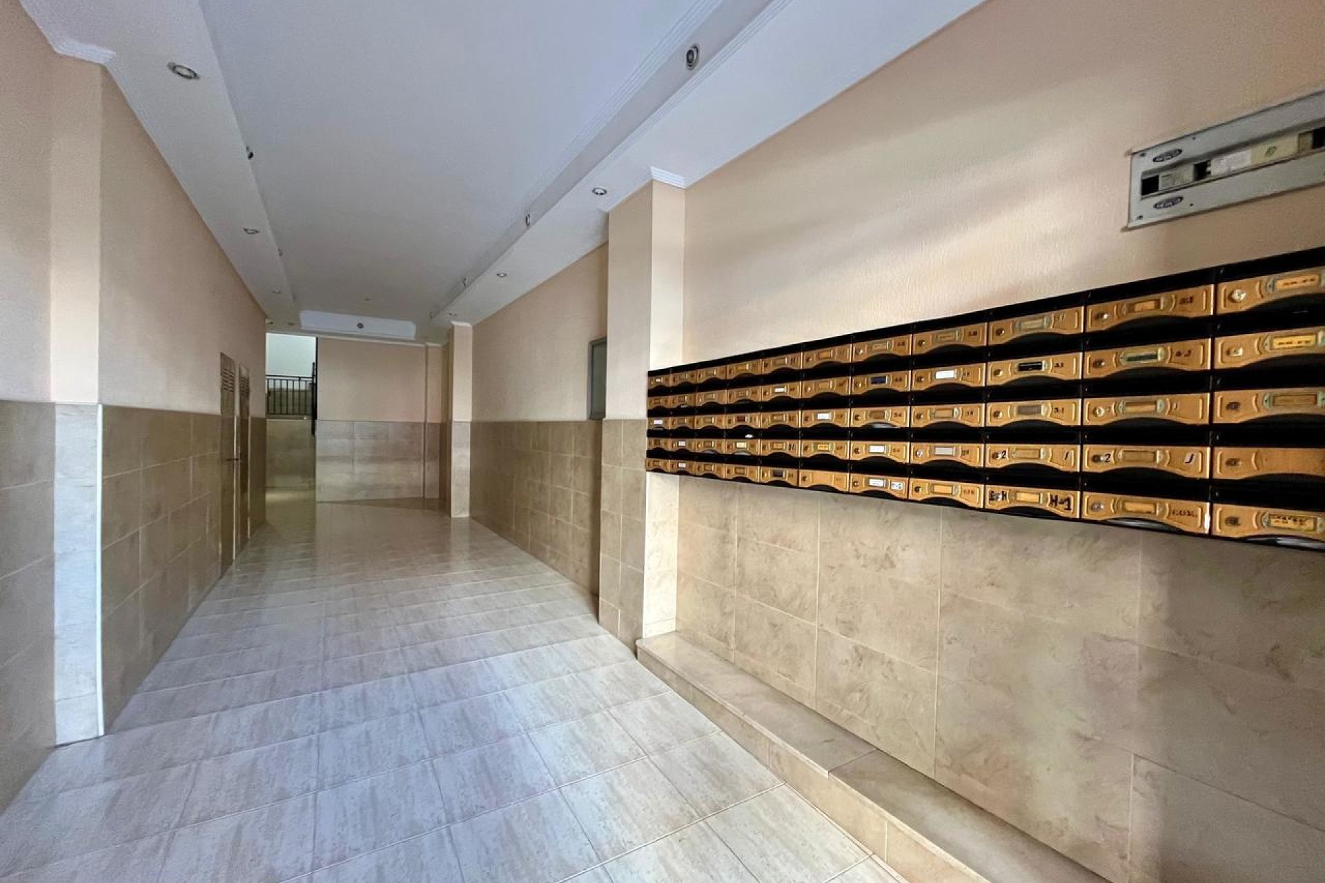 Resale - Apartment / Flat * - Torrevieja *