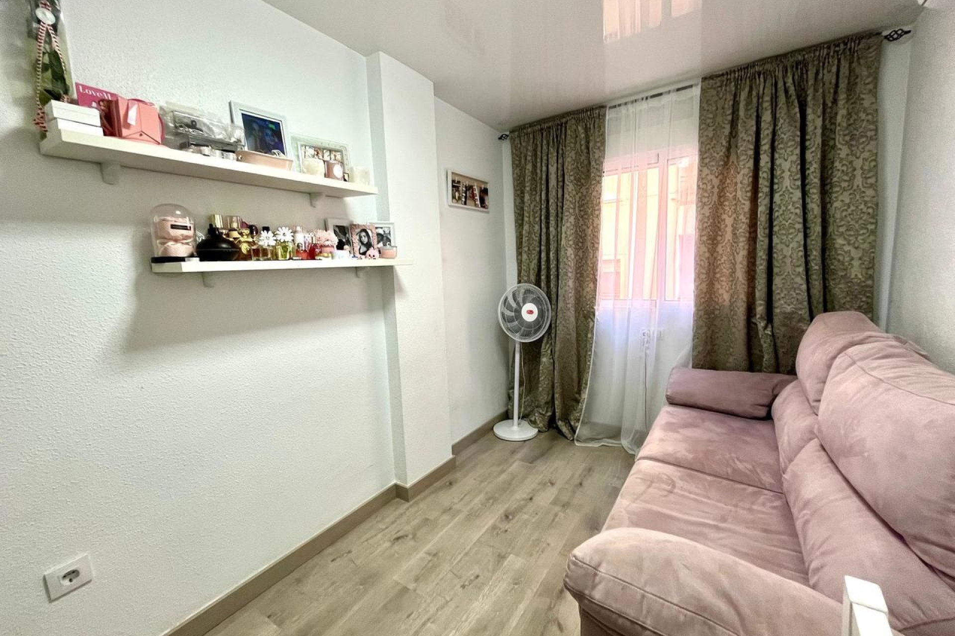 Resale - Apartment / Flat * - Torrevieja *