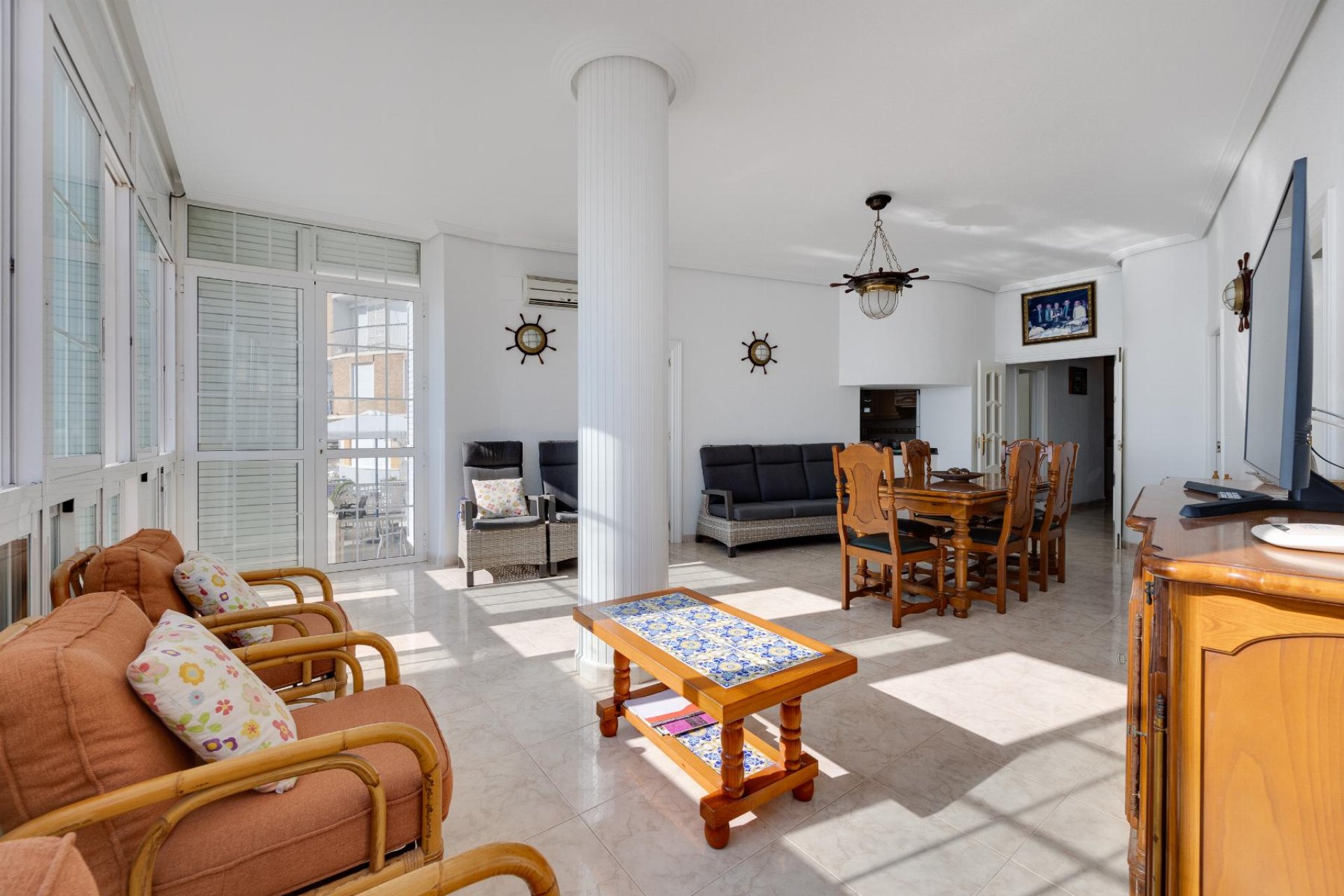 Resale - Apartment / Flat * - Torrevieja *