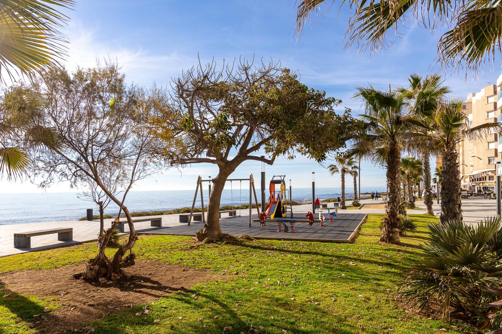 Resale - Apartment / Flat * - Torrevieja *