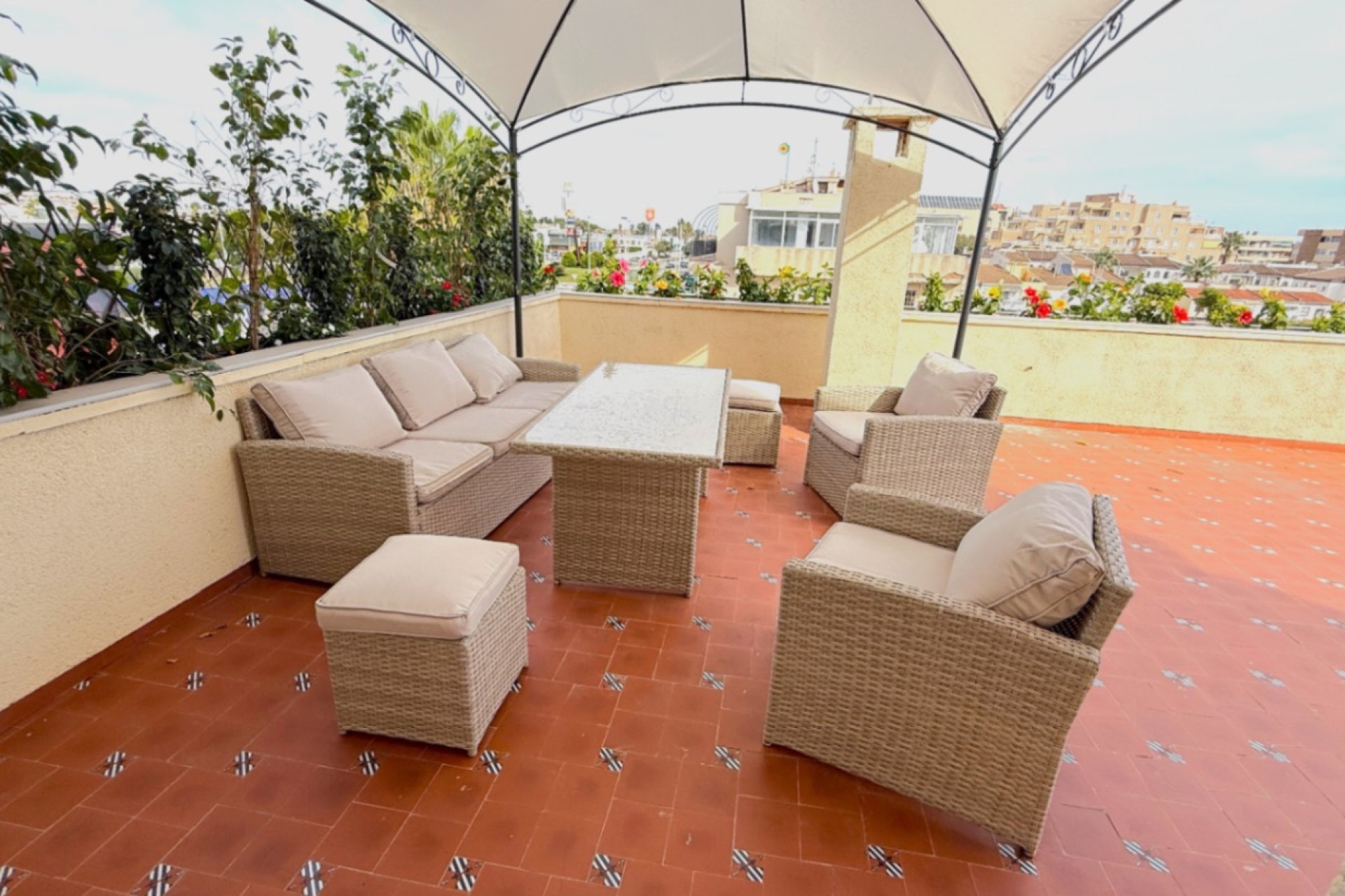 Resale - Apartment / Flat * - Torrevieja *