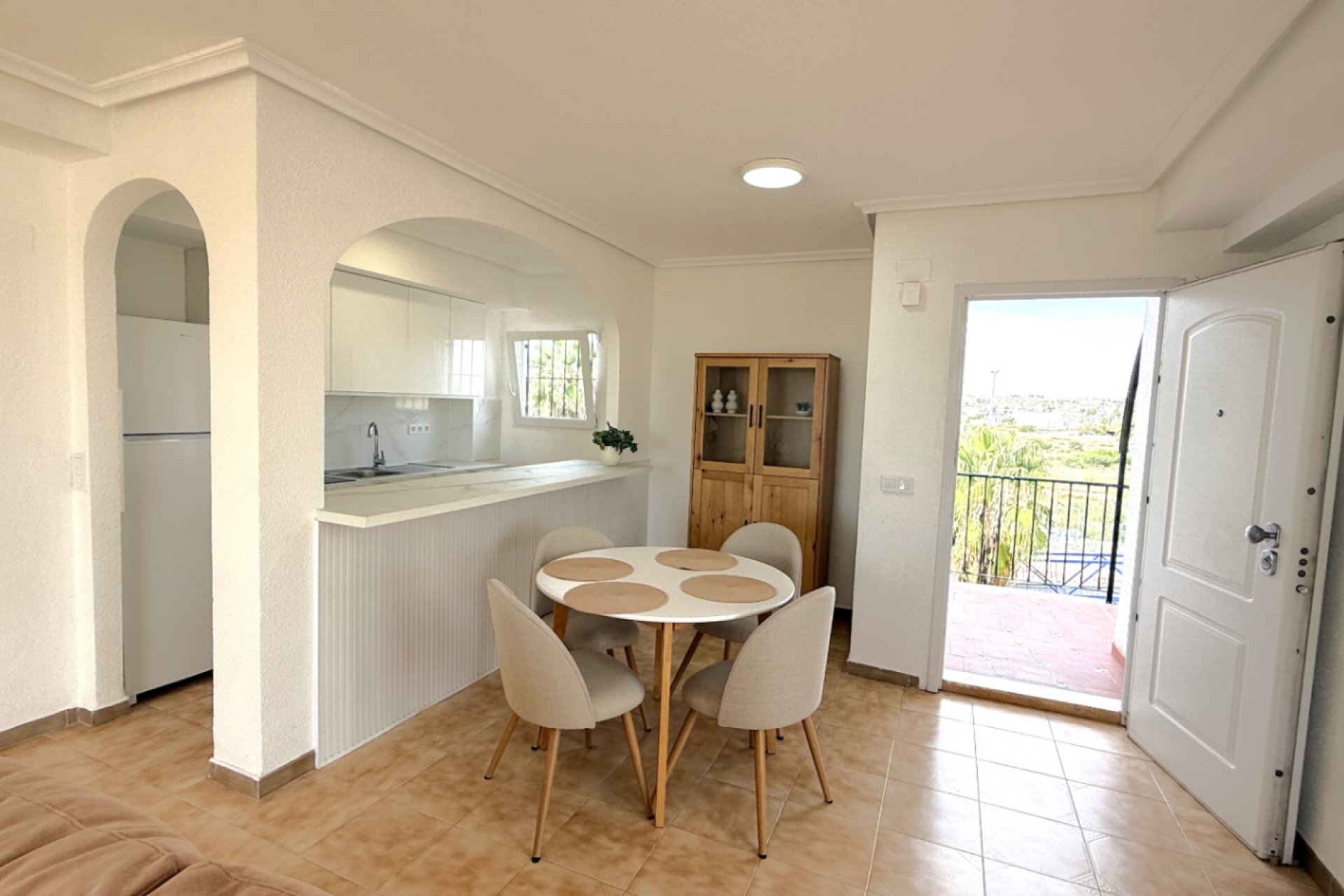 Resale - Apartment / Flat * - Torrevieja *