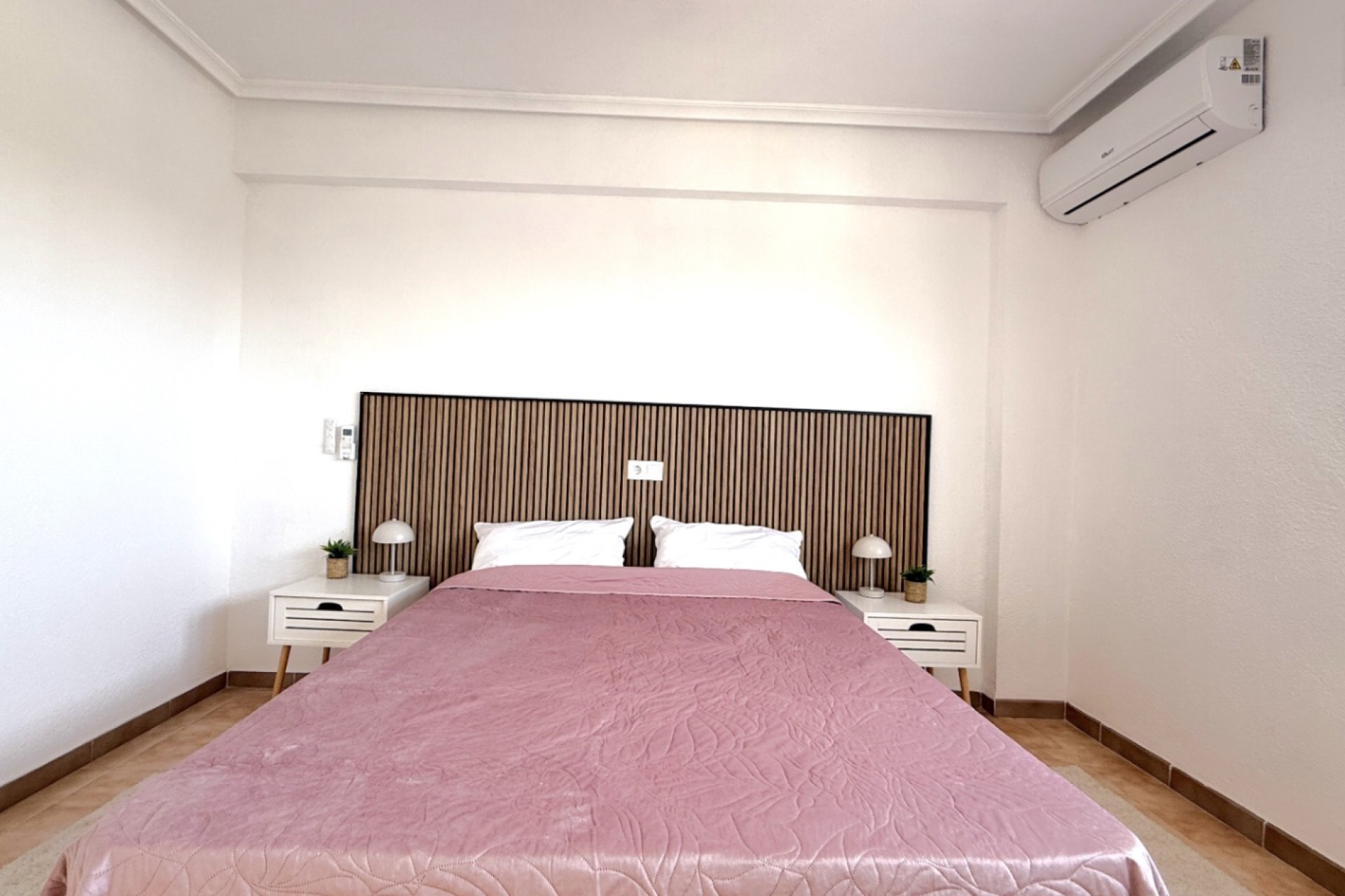 Resale - Apartment / Flat * - Torrevieja *