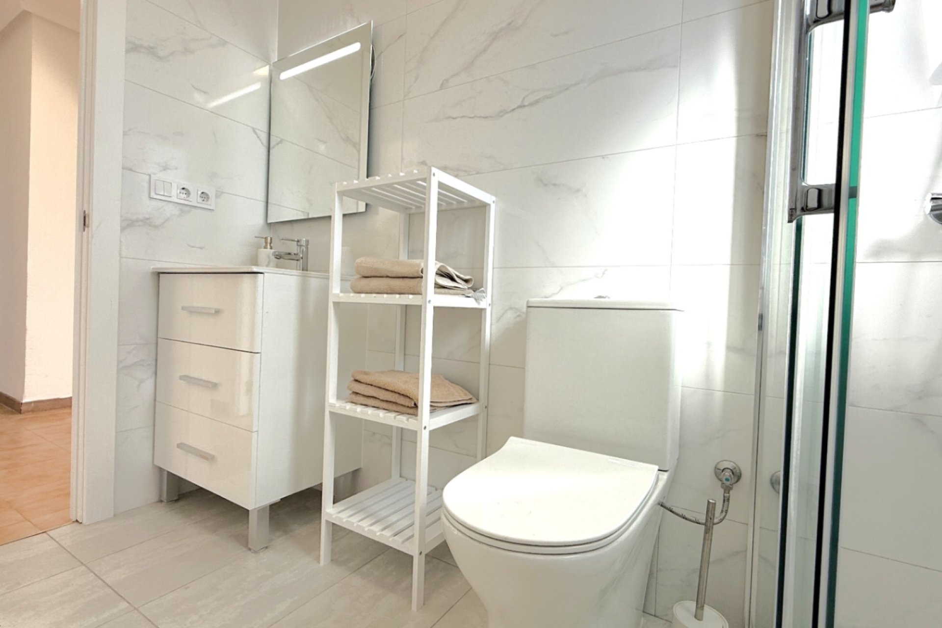 Resale - Apartment / Flat * - Torrevieja *