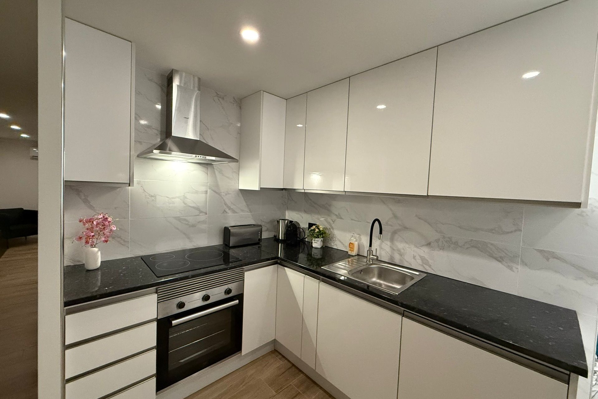 Resale - Apartment / Flat * - Torrevieja *