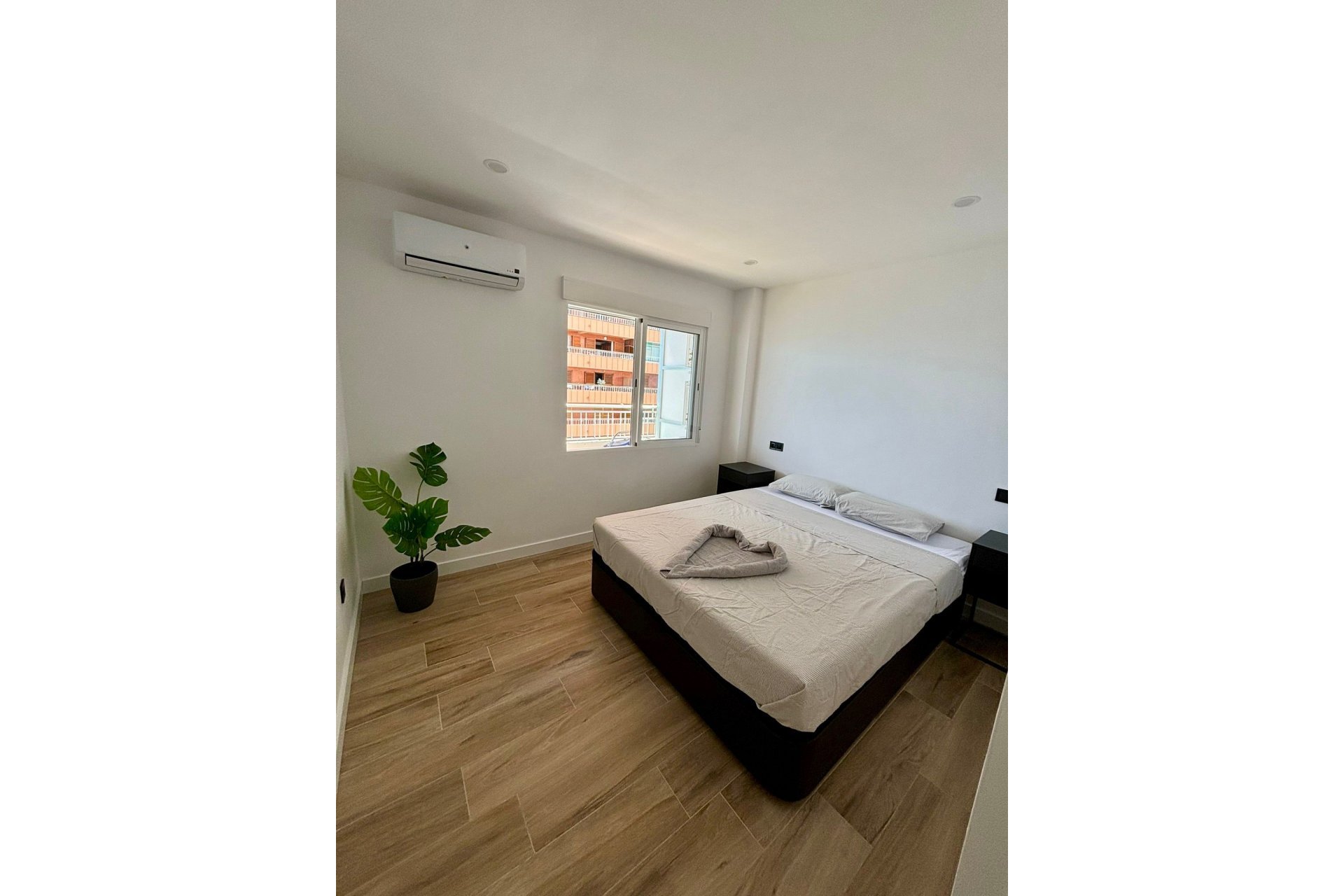 Resale - Apartment / Flat * - Torrevieja *