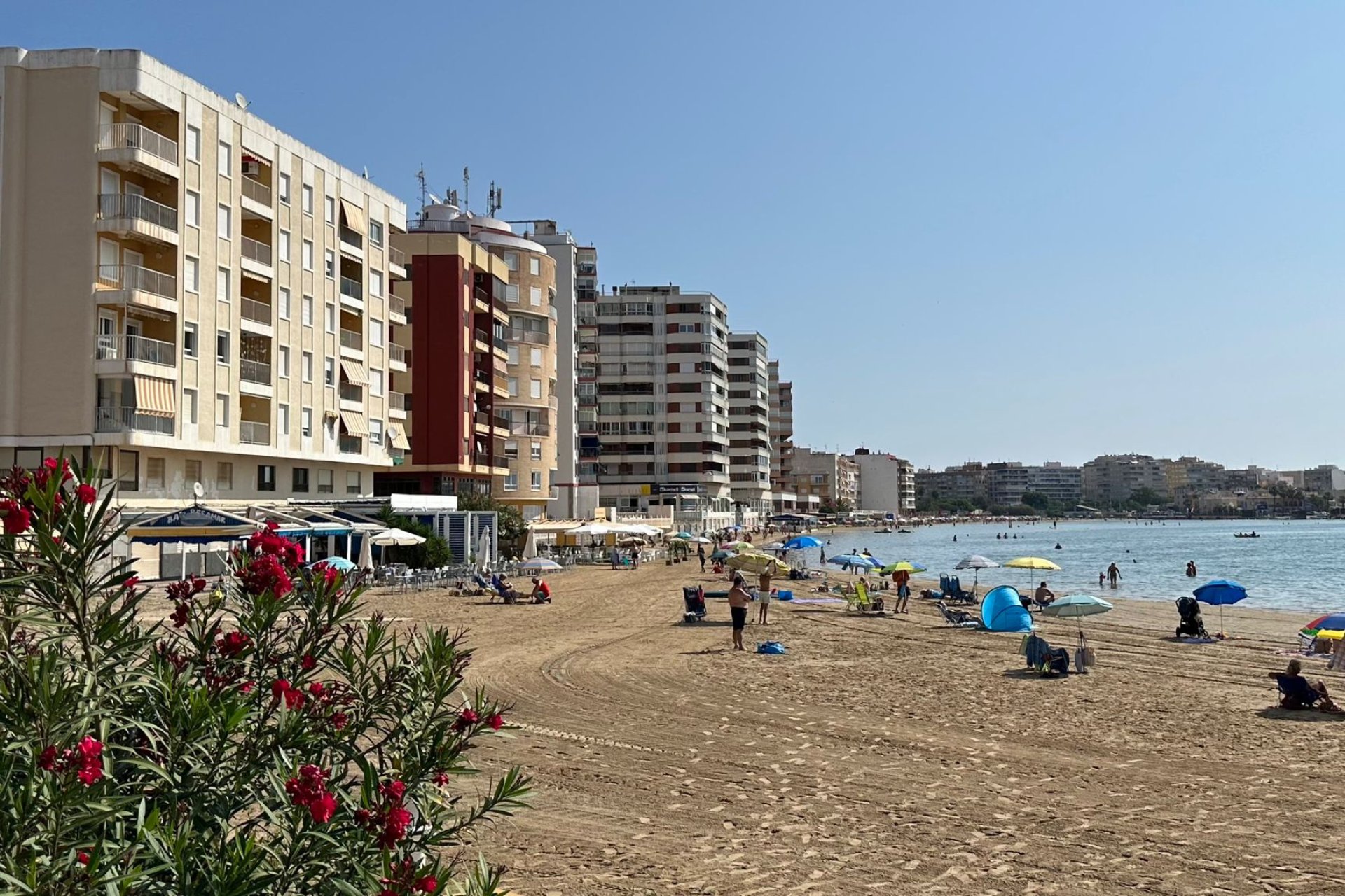 Resale - Apartment / Flat * - Torrevieja *