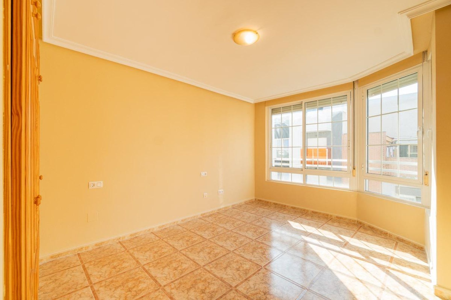 Resale - Apartment / Flat * - Torrevieja *