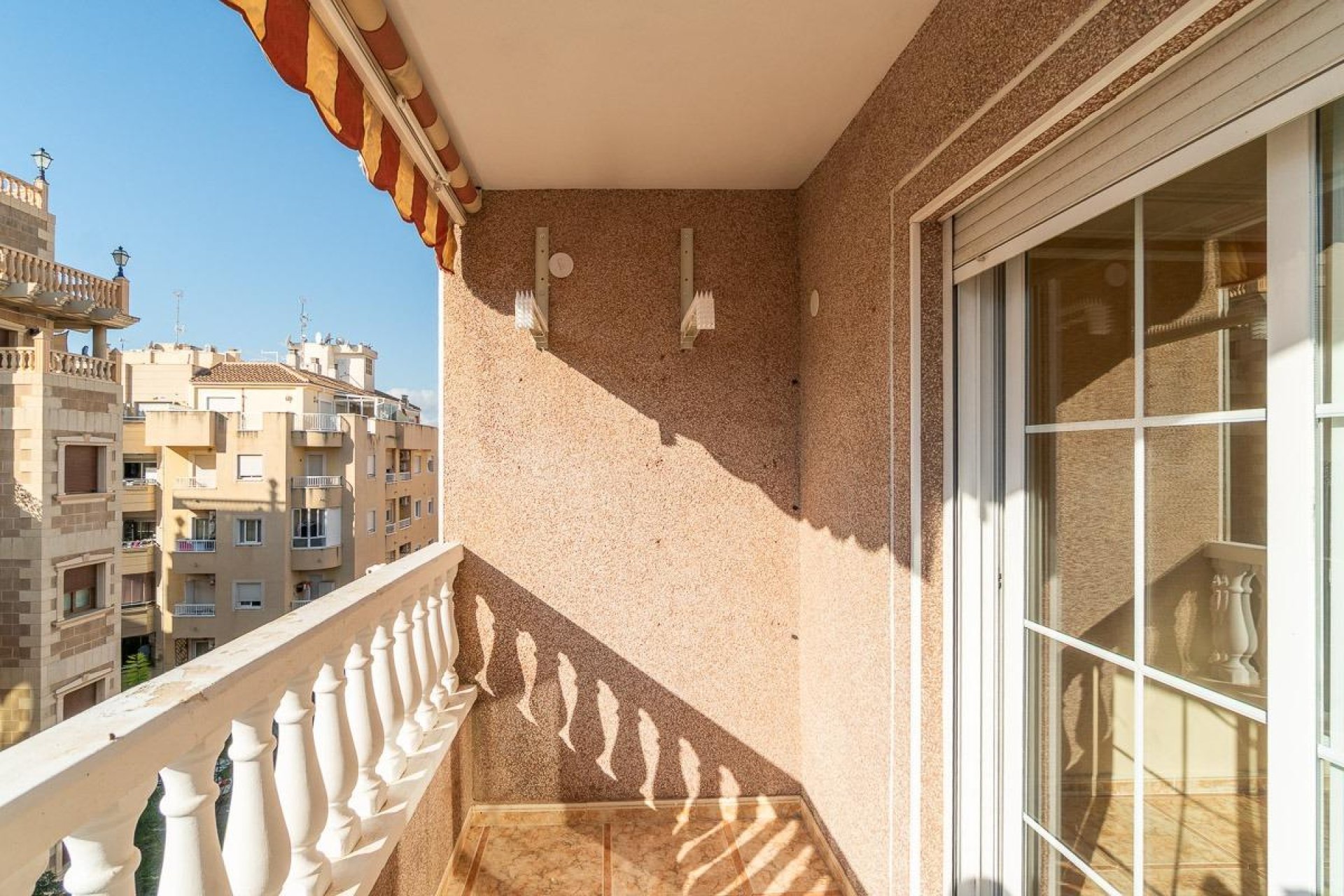 Resale - Apartment / Flat * - Torrevieja *
