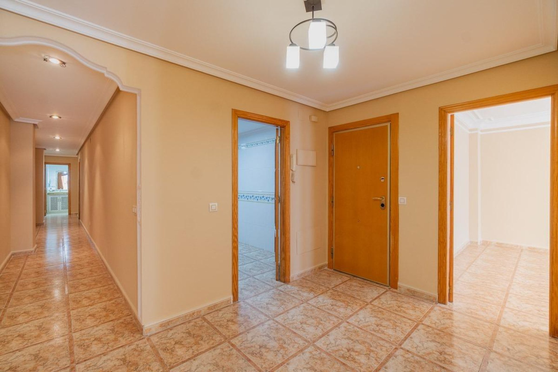 Resale - Apartment / Flat * - Torrevieja *