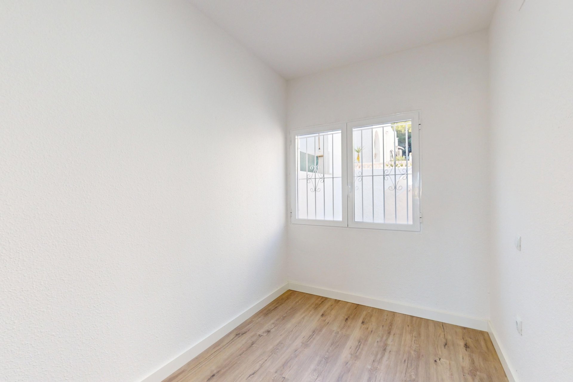 Resale - Apartment / Flat * - Torrevieja *